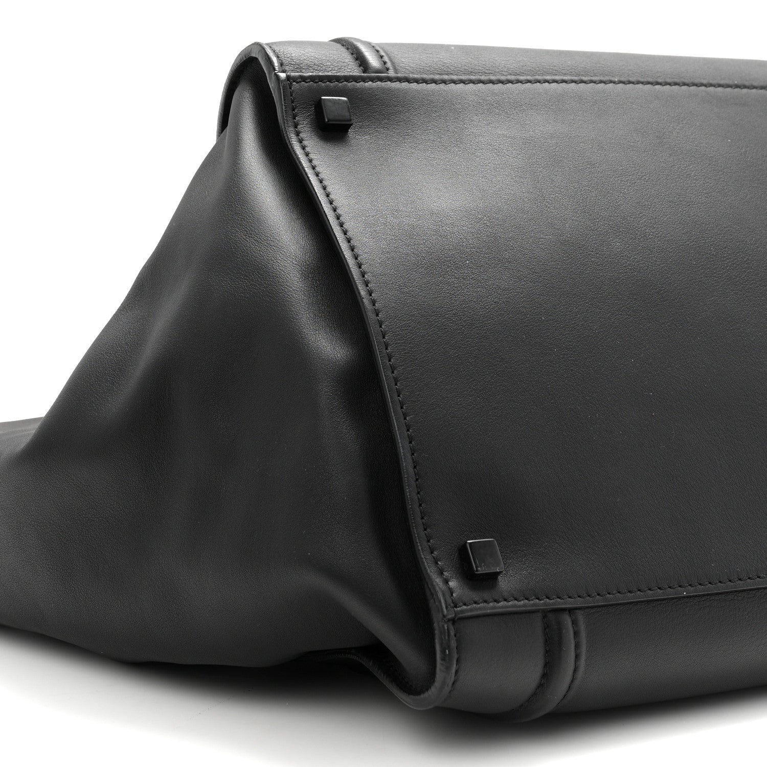 Grained Calfskin Medium Phantom Luggage Black
