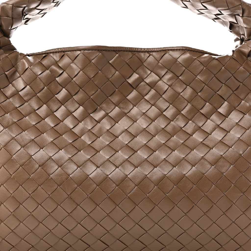 Calfskin Intrecciato Small Hop Pinecone