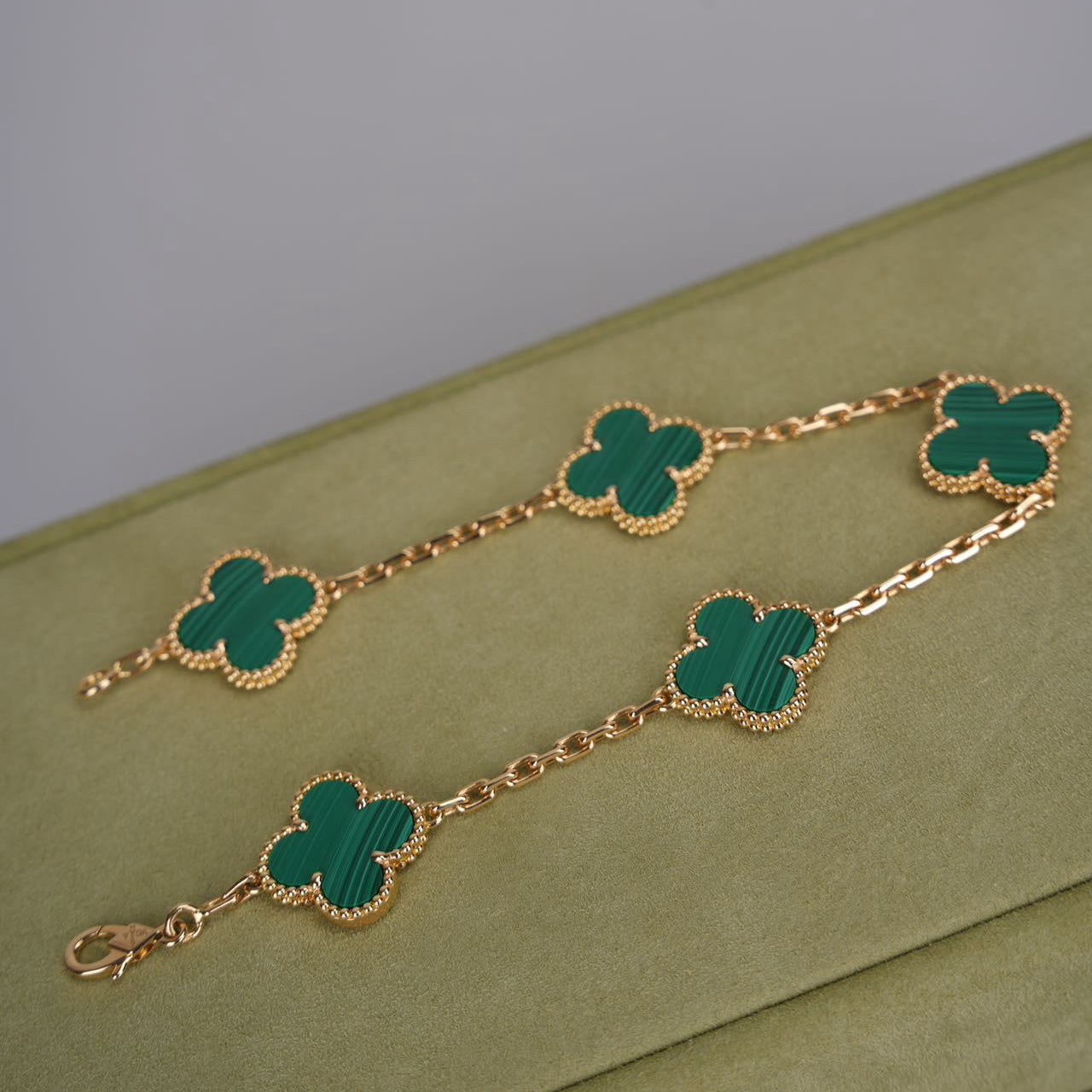 Van Cleef & Arpels 18k Yellow Gold Malachite 5 Motifs Vintage Alhambra Bracelet 2019