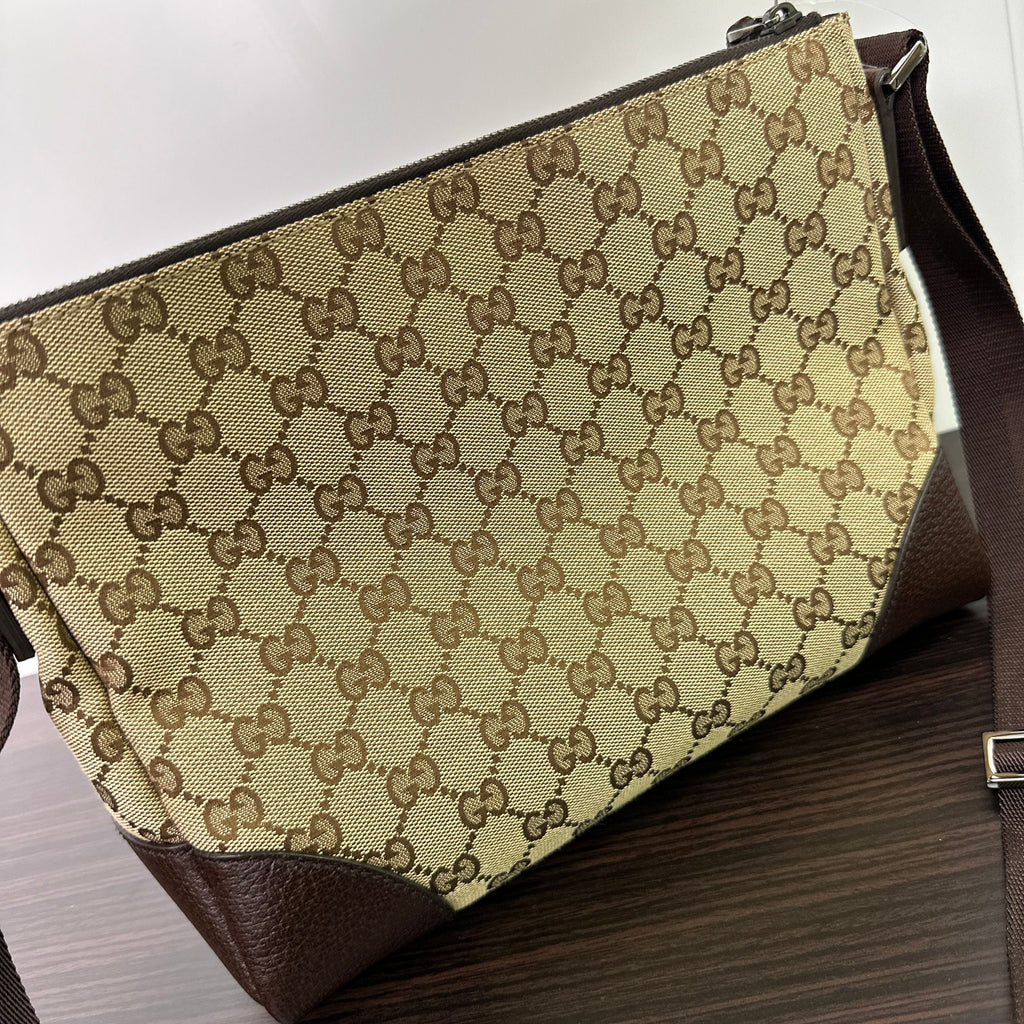 Gucci GG Canvas Messenger Bag Beige Shoulder Vintage Auth LB120847