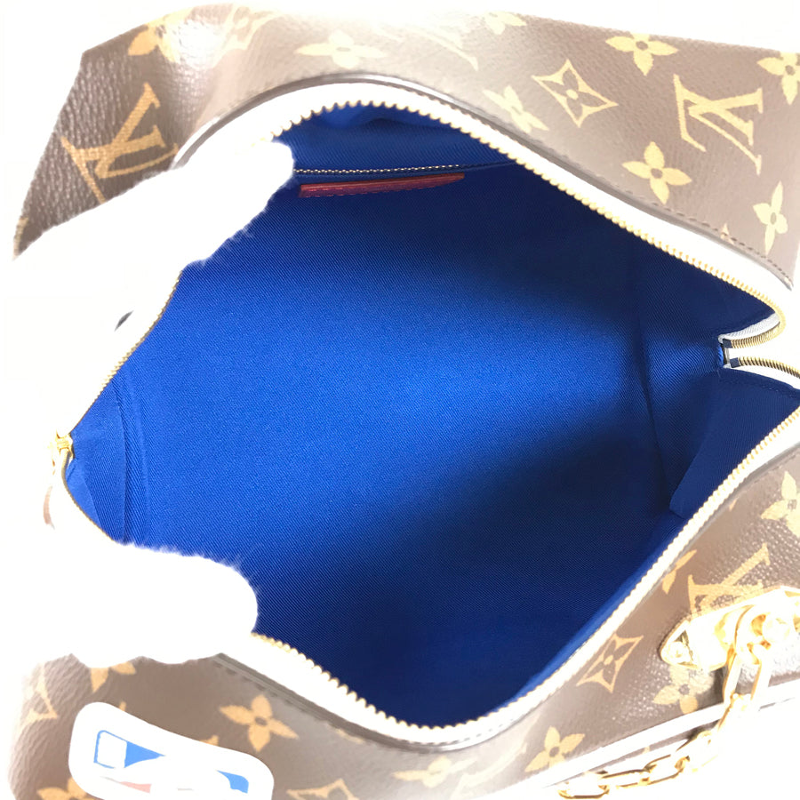 LOUIS VUITTON Monogram Cloakroom Drop Kit M45588 Hand bag