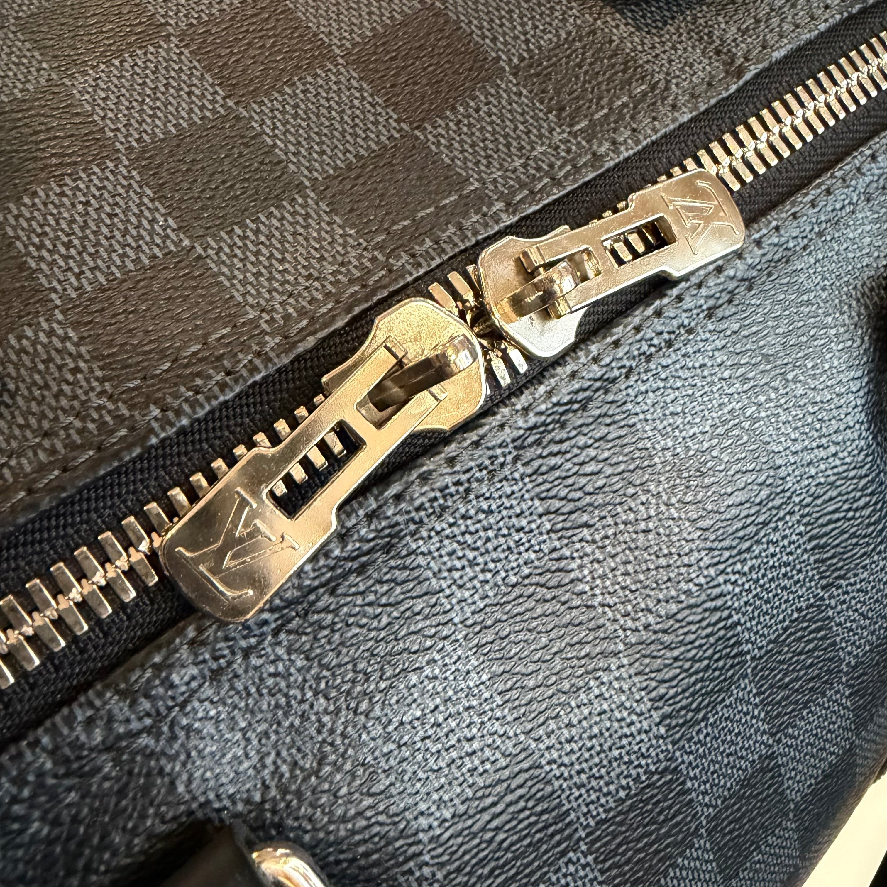 LOUIS VUITTON Keepall Bandoulière 55 Damier Graphite Canvas