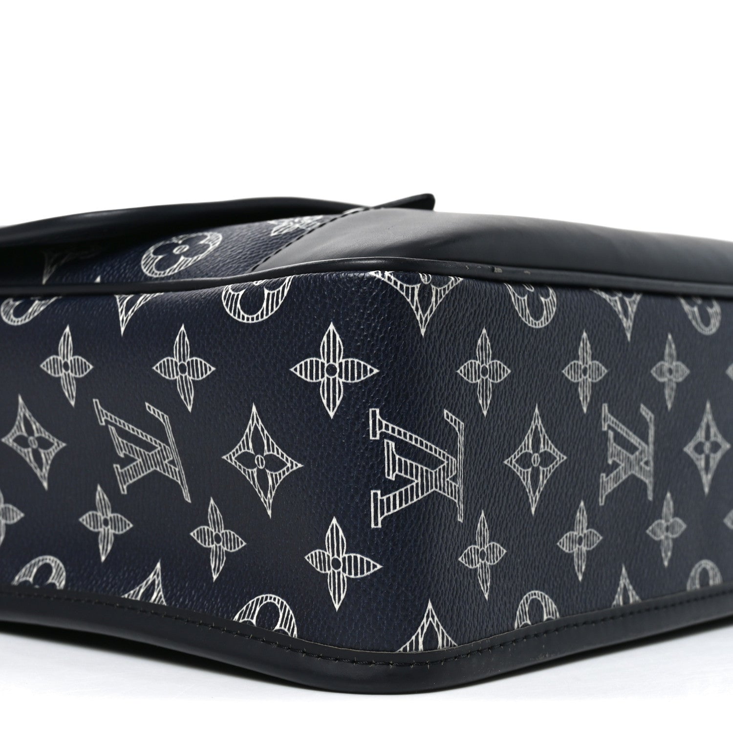 Savane Monogram Zebra Chapman Messenger GM Encre