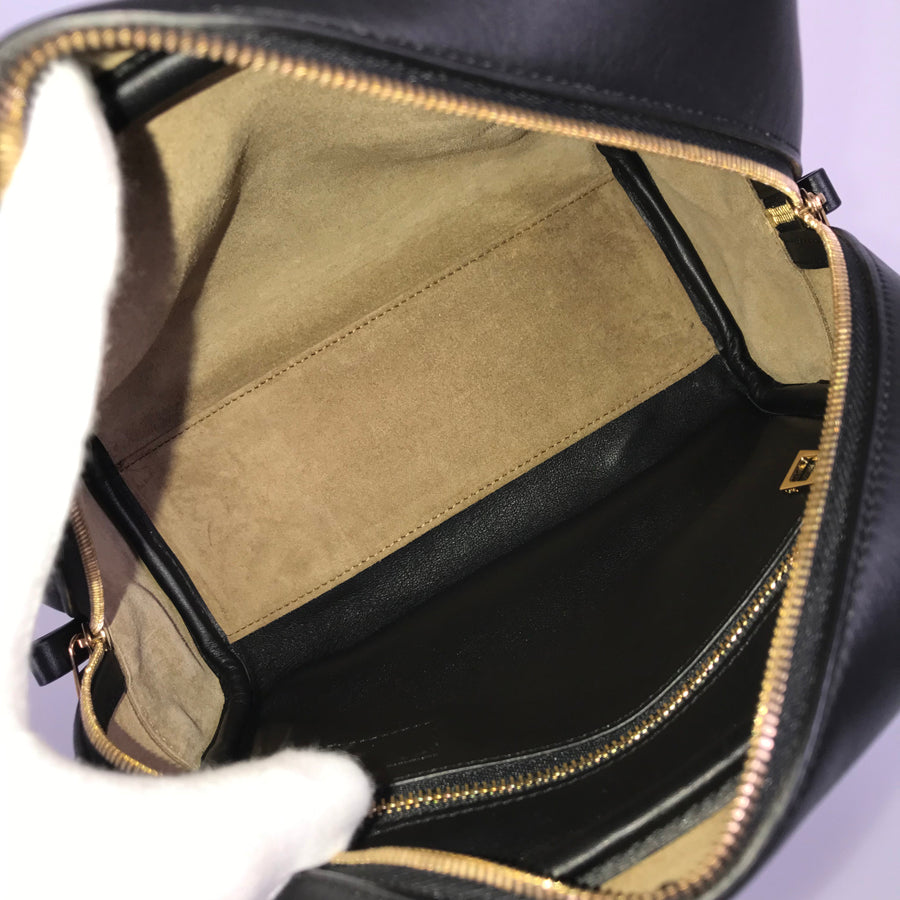 LOEWE Anagrams Amazona 19 Hand bag
