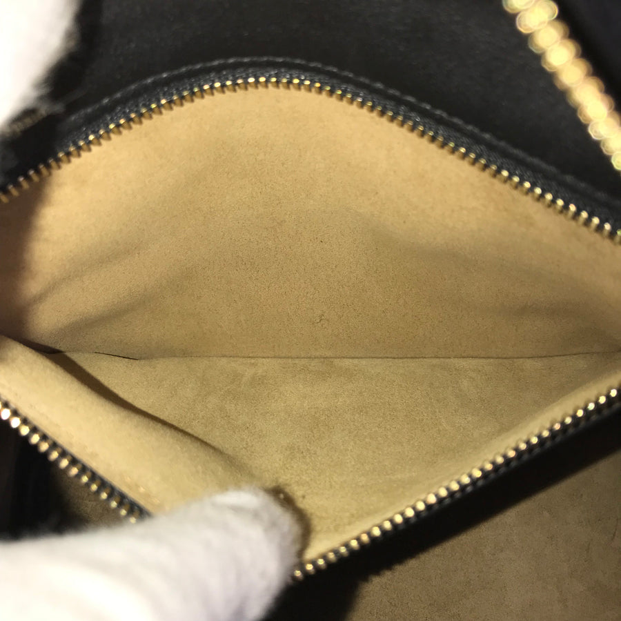 LOEWE Anagrams Amazona 19 Hand bag