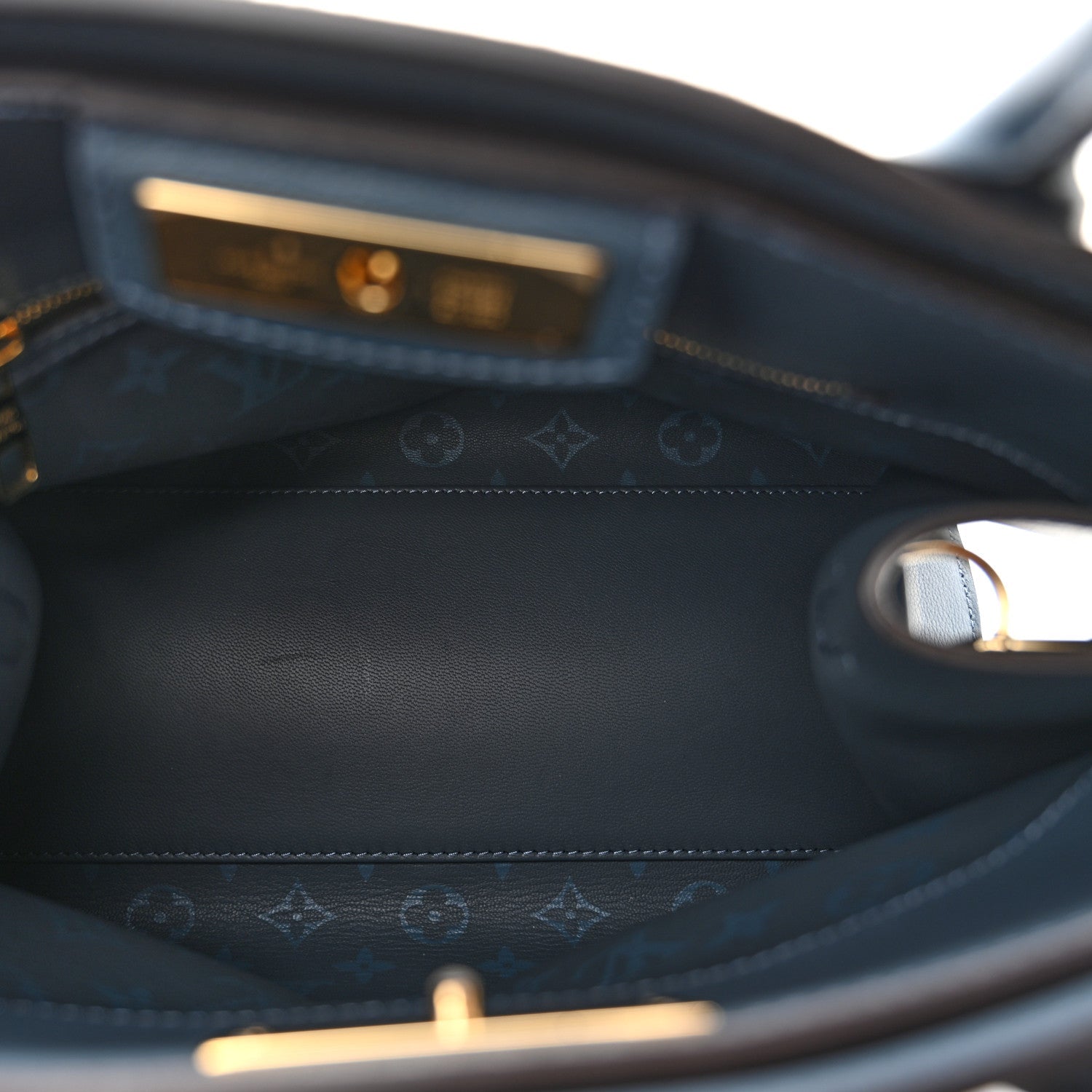 Grained Calfskin Steamer MM Blue