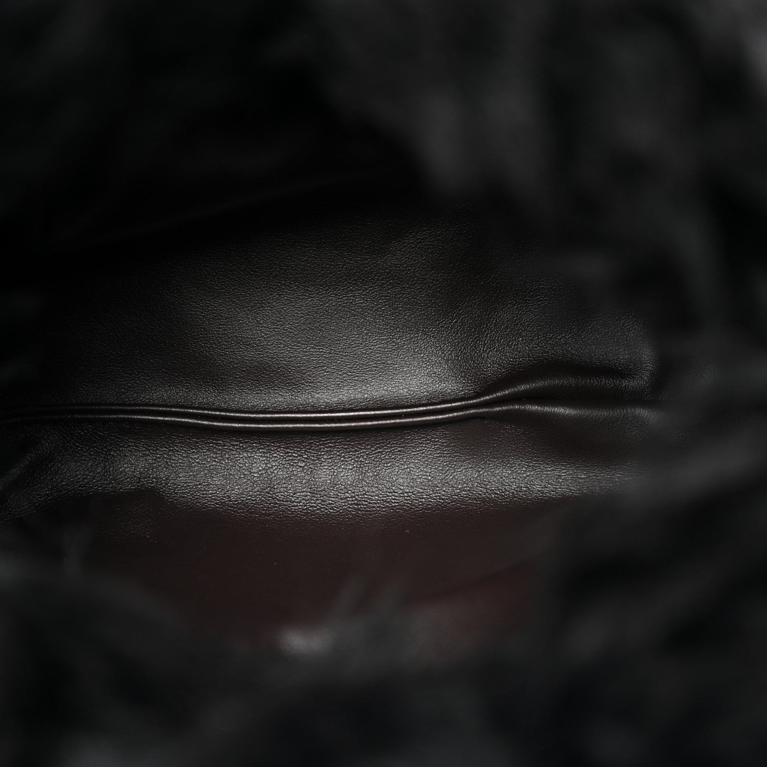Shearling Lambskin The Pouch Chain Black