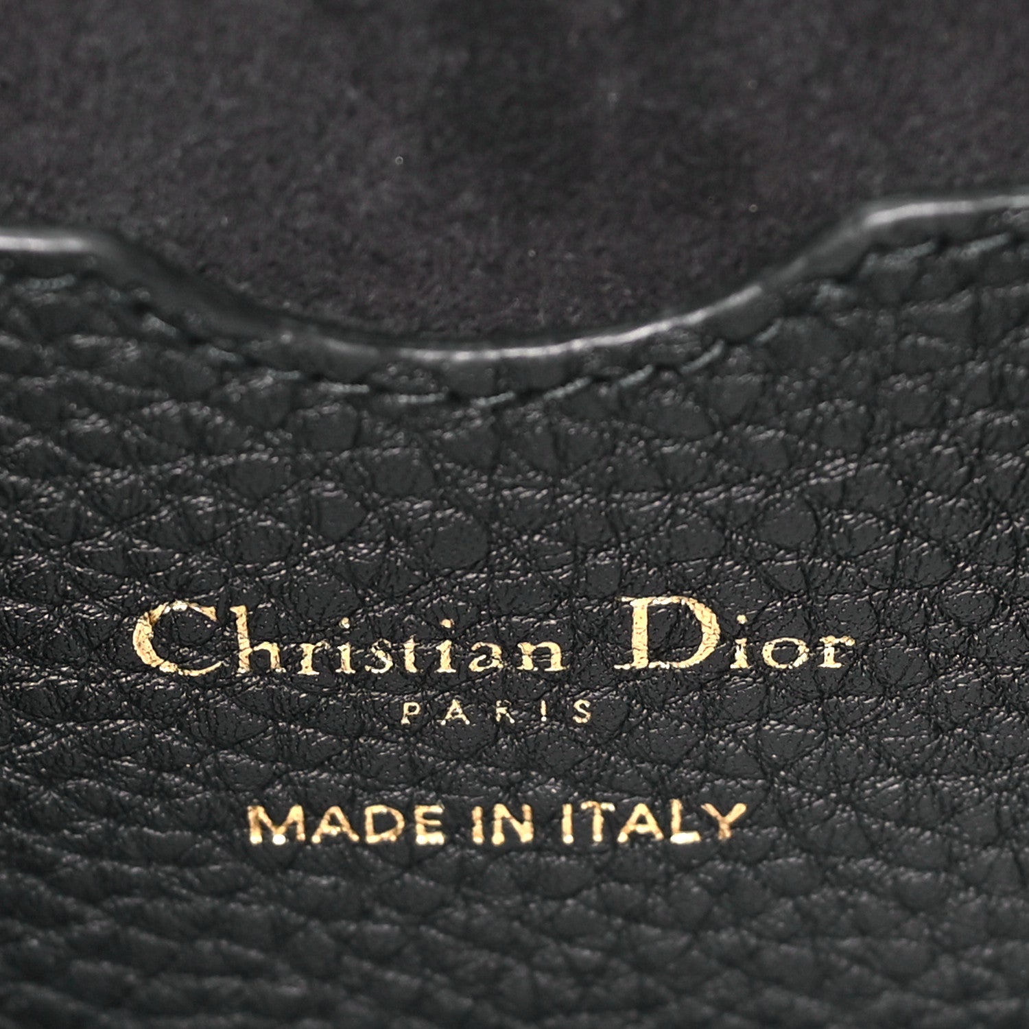 Grained Calfskin Large Bobby Flap Black