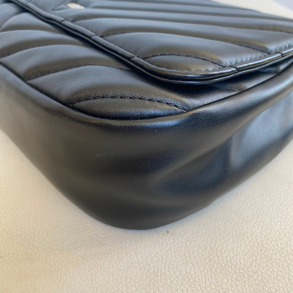 DKNY Veronica Large Chevron Quilted  Flap Chain Shoulder Bag/Crossbody in Black