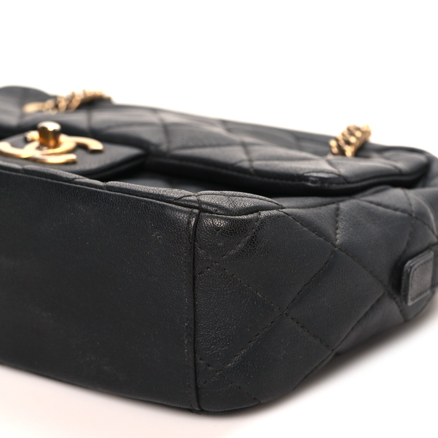 Sheepskin Quilted Trapezio Camera Case Black