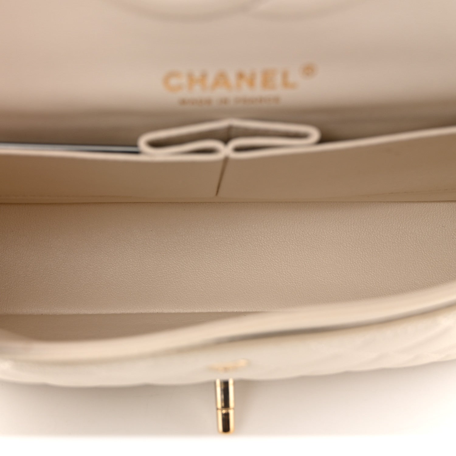 Caviar Quilted Medium Double Flap White