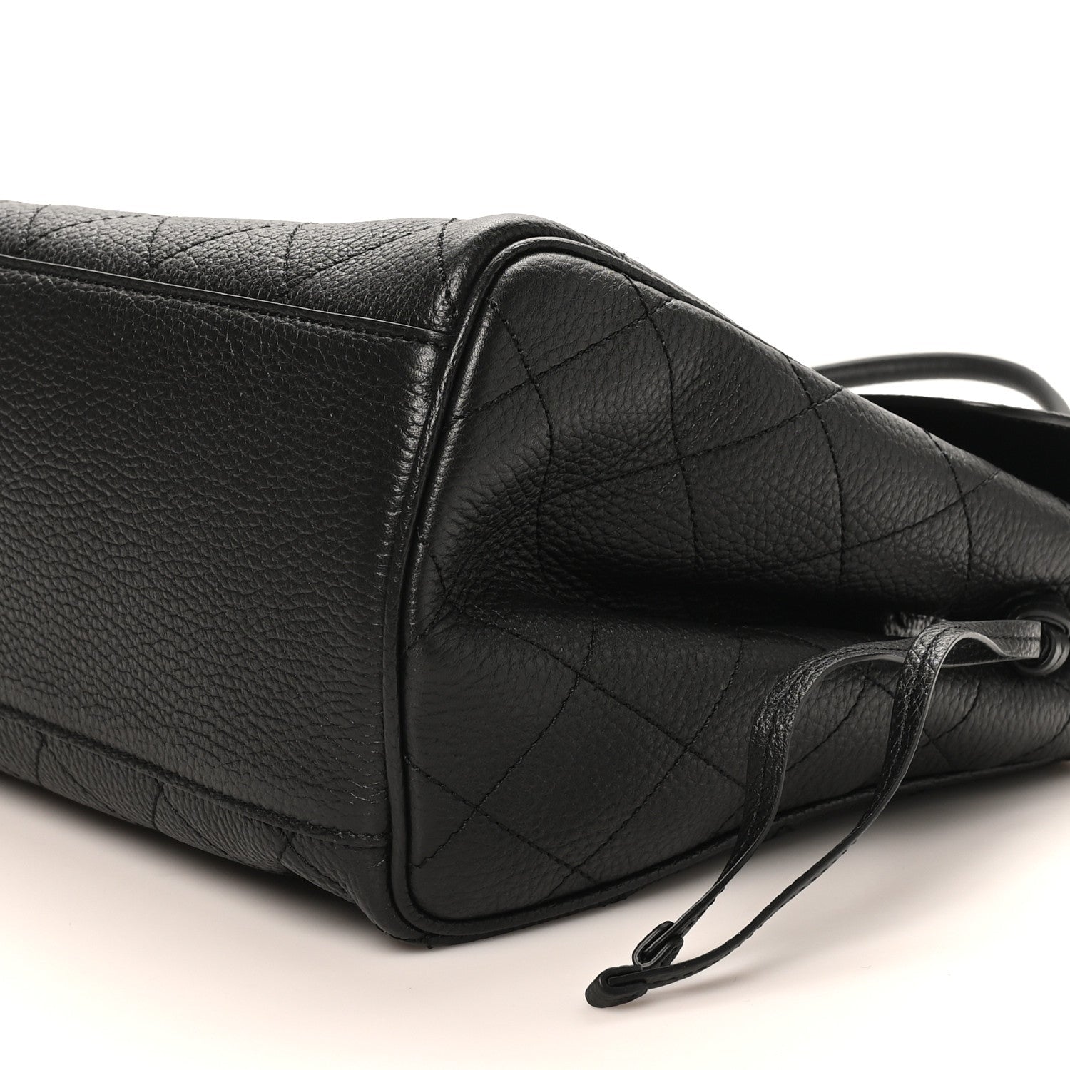 Grained Calfskin Stitched Urban Essentials Large Shopping Bag Black