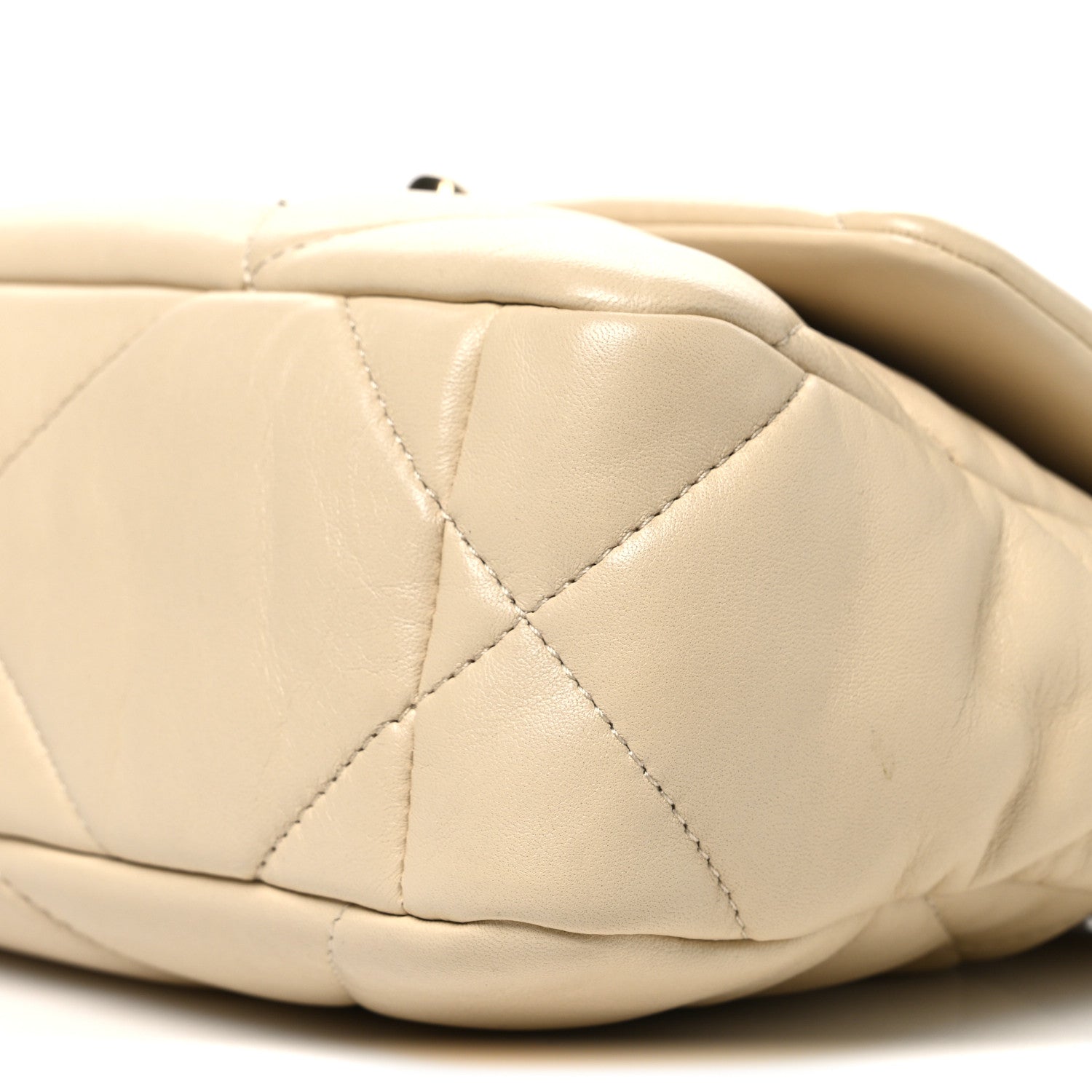 Lambskin Quilted Medium Chanel 19 Flap White White