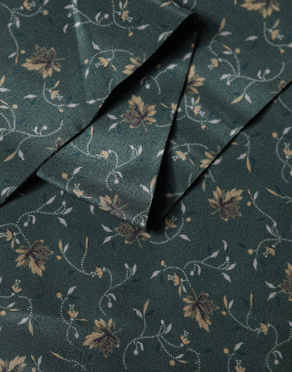 Dolce & Gabbana Green Silk Floral Pattern Fringed 135cm X 16cm  Men's Scarf
