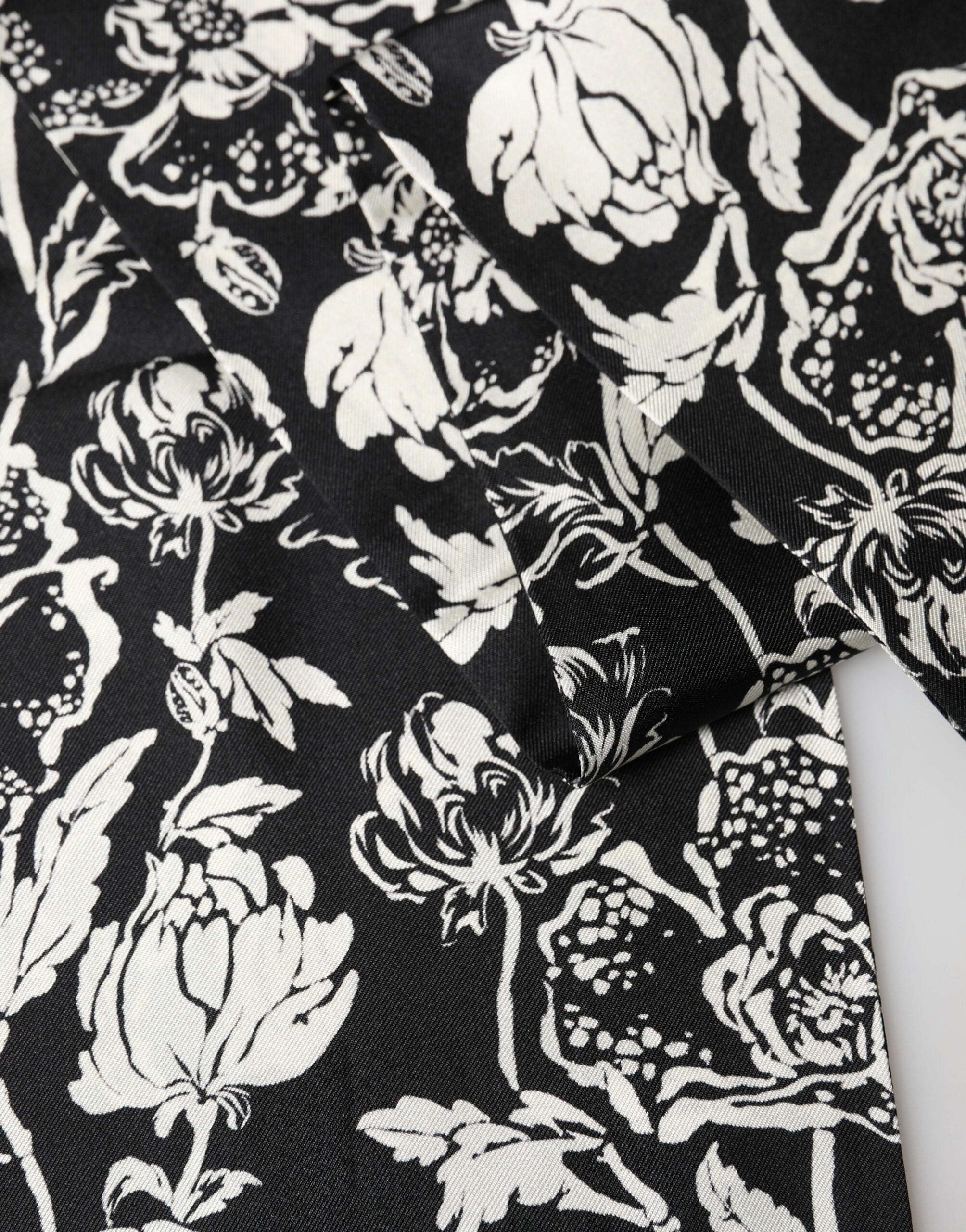 Dolce & Gabbana Black White Silk Floral Print Fringe 136cm X 15.5cm  Men's Scarf