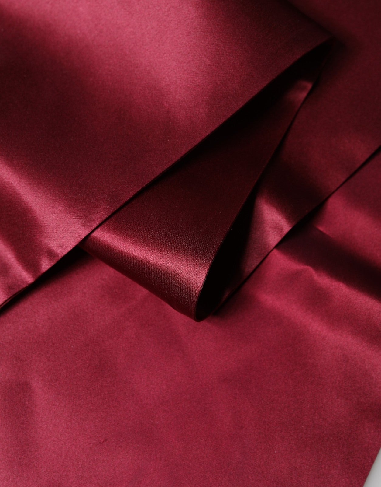 Dolce & Gabbana Red Satin Silk Fringes Men Foulard 137.5cm x14.5cm Men's Scarf