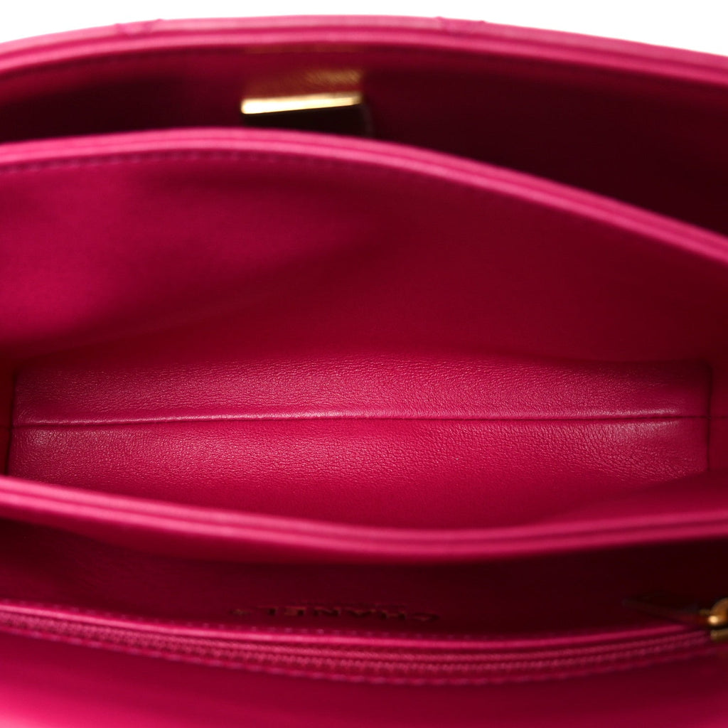 Lambskin Quilted On And On Small Chain Flap Fuchsia