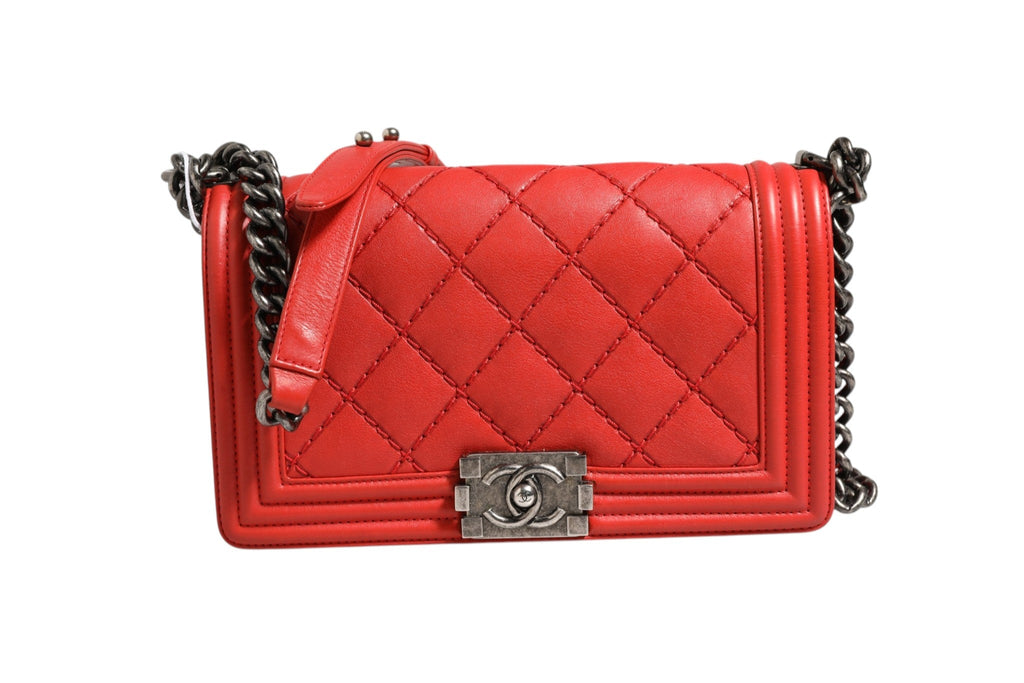 Chanel Red Diamond Stitch Calfskin Leather New Medium Boy Women's Bag ( )