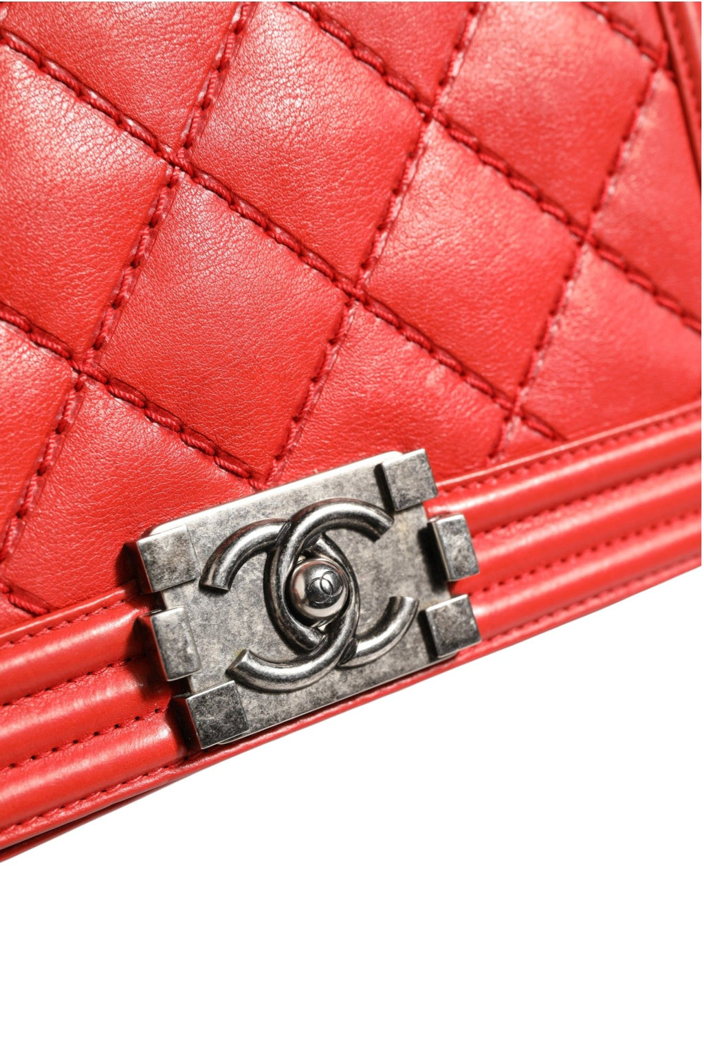 Chanel Red Diamond Stitch Calfskin Leather New Medium Boy Women's Bag ( )