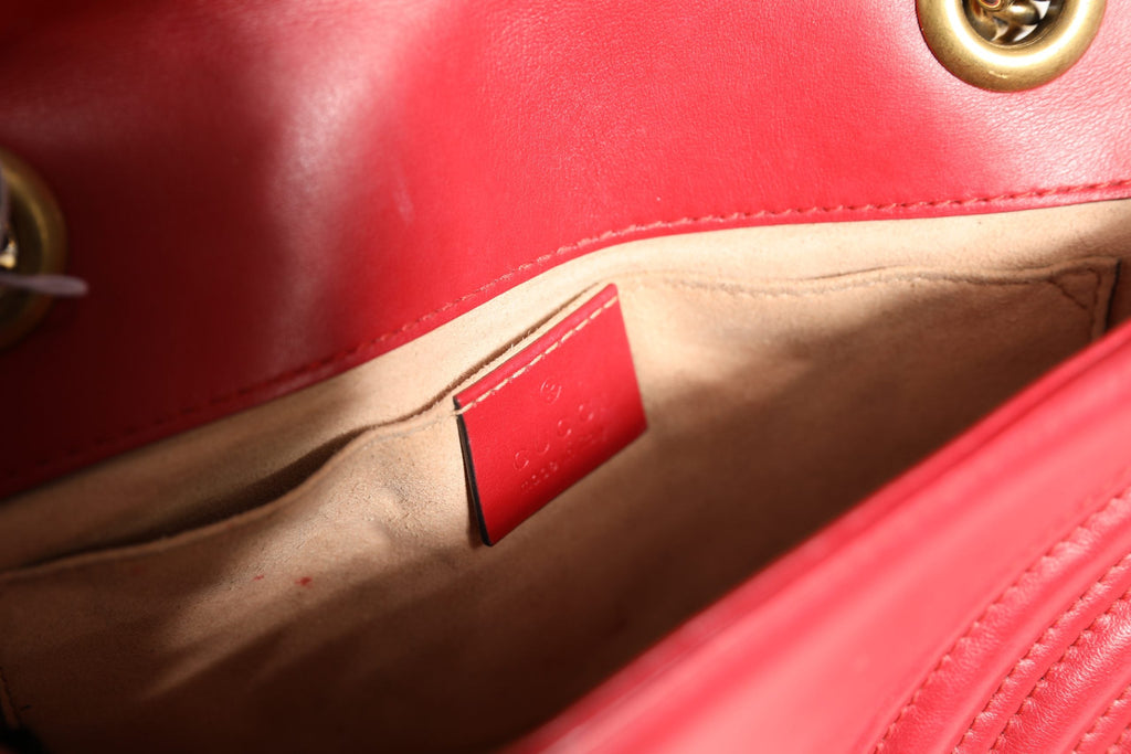 Gucci Marmont Small Shoulder Bag in Rosso Ancora Red Women's Leather ( )