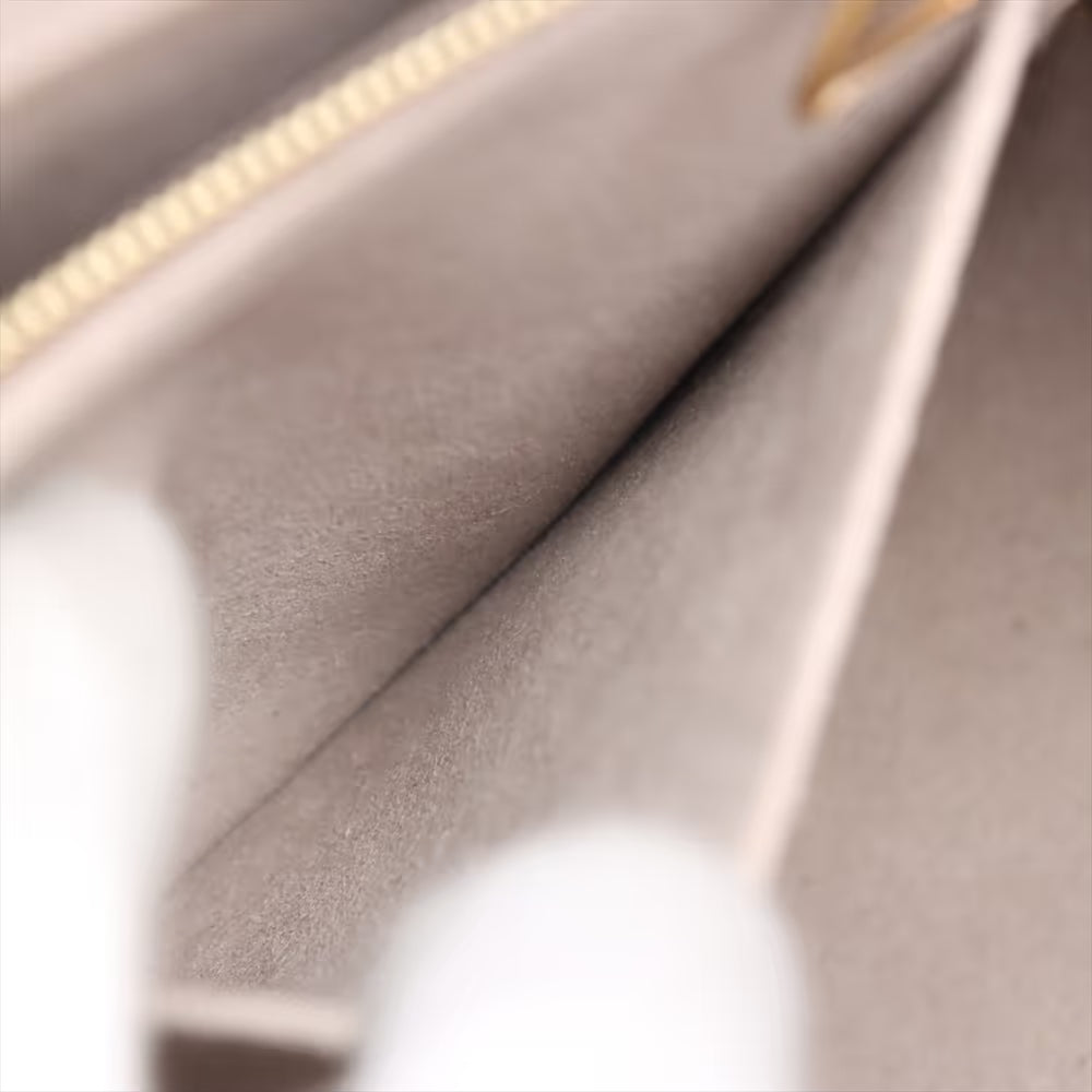 Louis Vuitton Bicolor Monogram Giant On the Go MM Dove x Cream