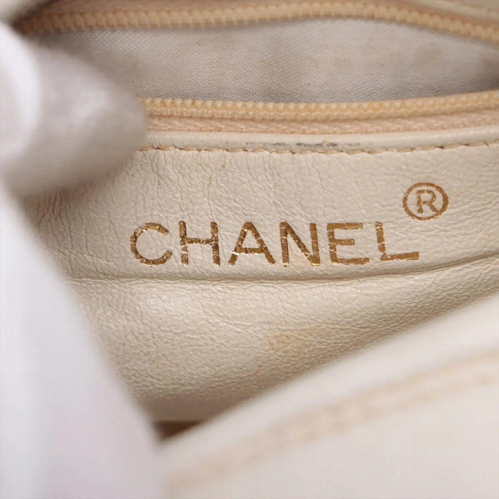 Chanel CC Logo Lambskin Chain Shoulder Bag White