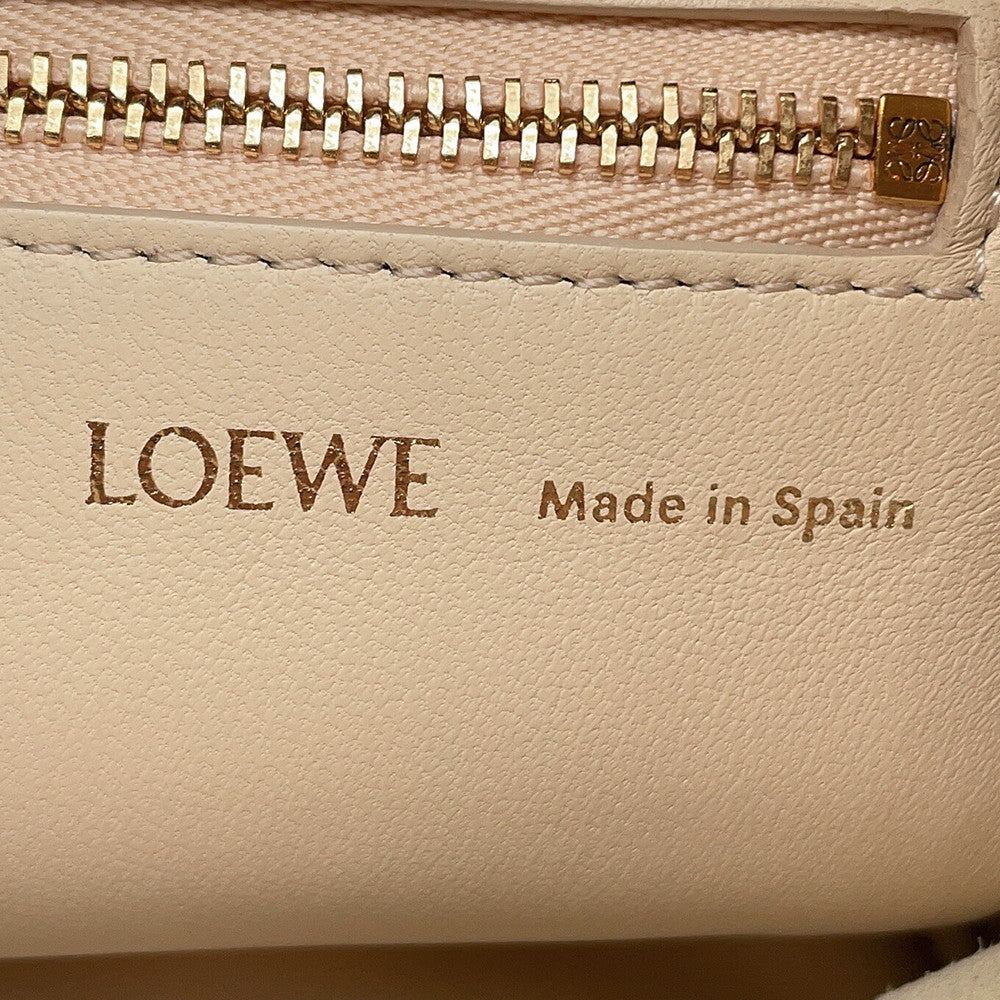 LOEWE Squeeze Bag IvoryA914NCHX01 Leather Size Small