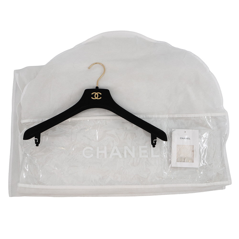 CHANEL COCO Button Jacquard Jacket Size 36 WhiteP71059 Wool64% Silk19% Nylon17%