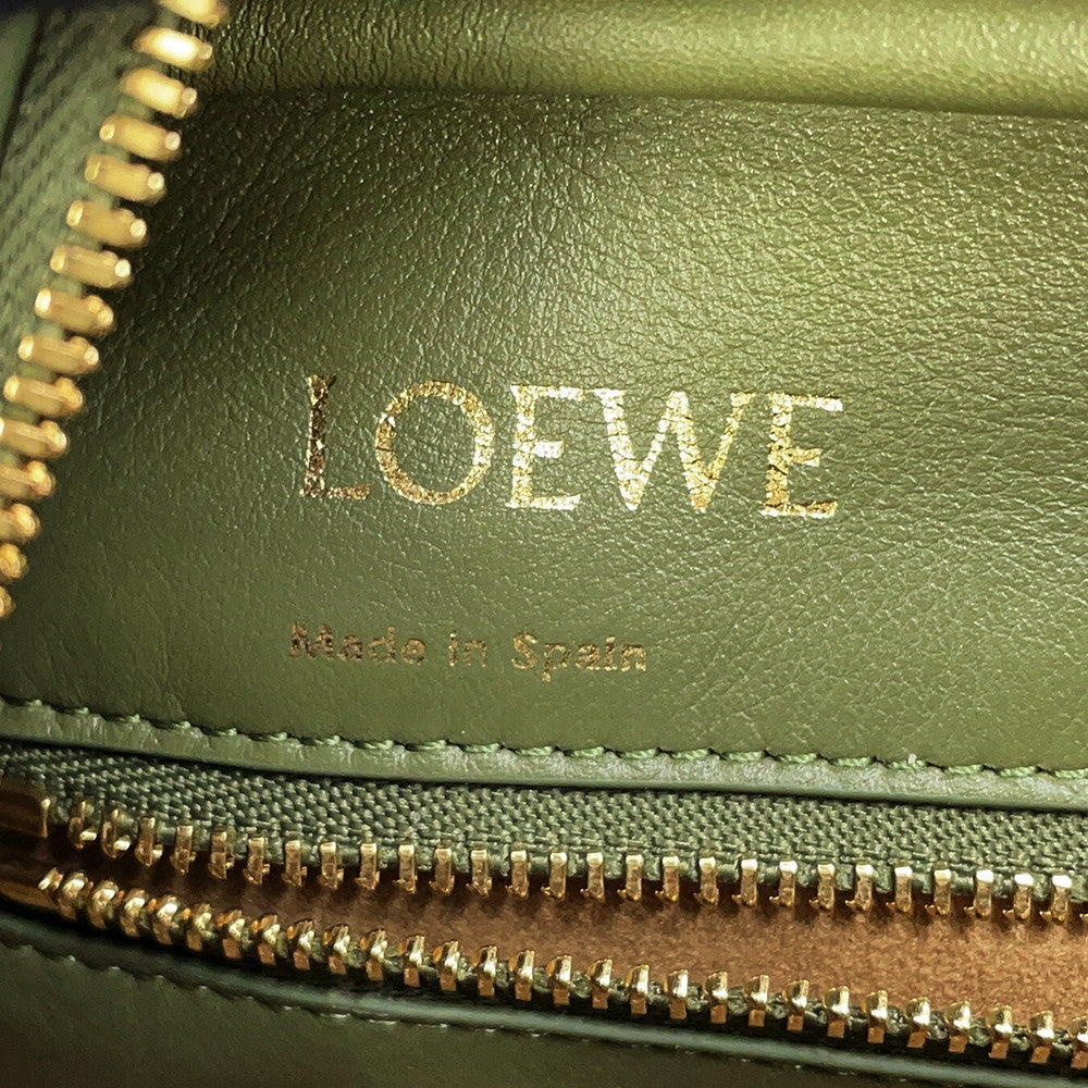 LOEWE Amazonas avocadoA039N10X03 Calf Leather Size 19