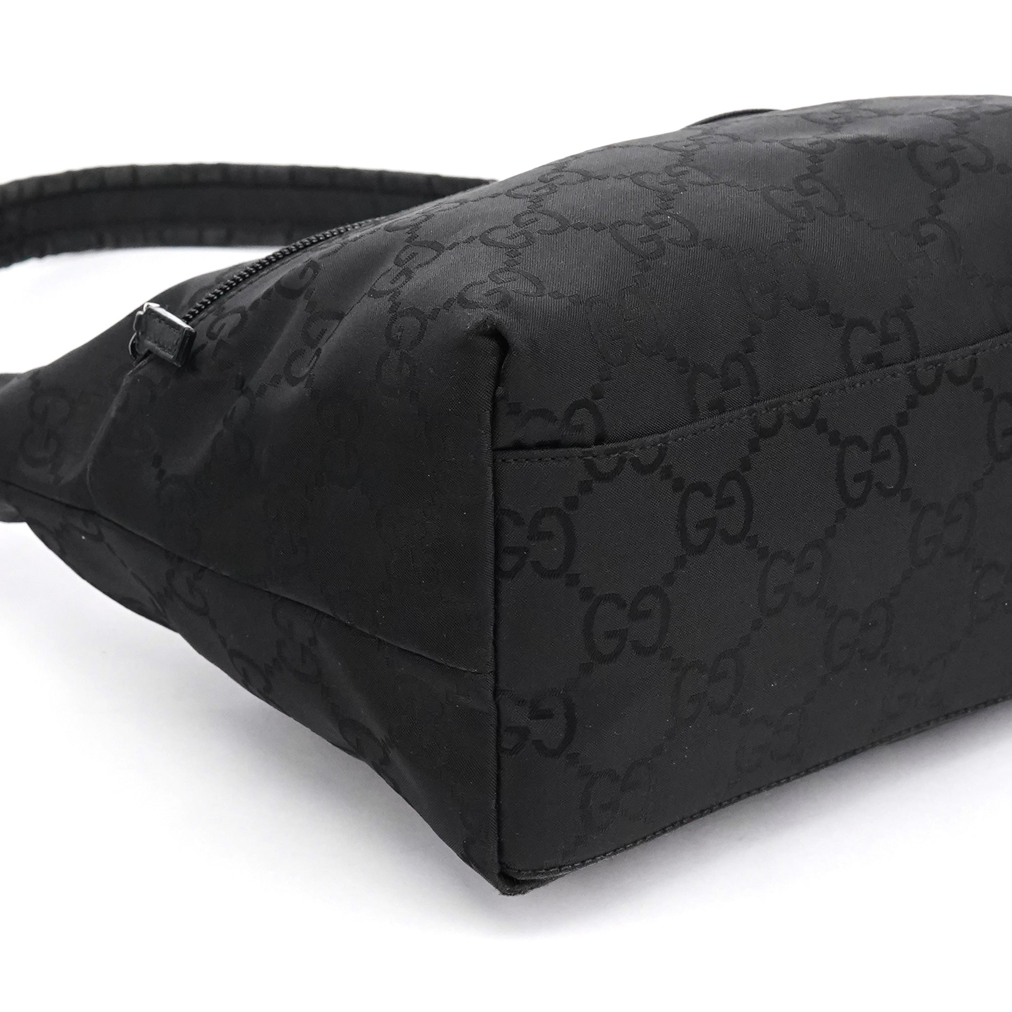 001 3386 Black GG Nylon Shoulder Bag