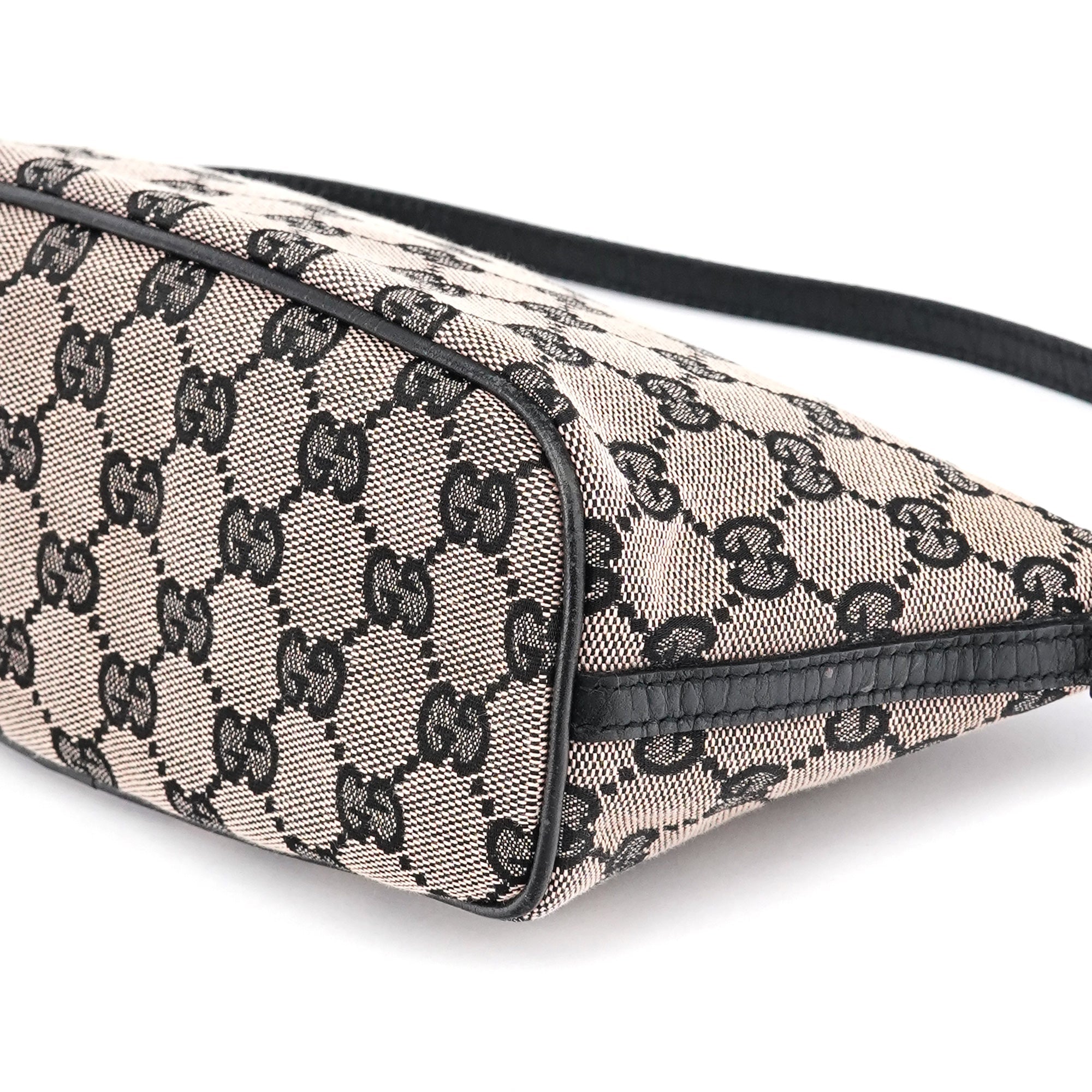 07198 Beige Matte Black GG Boat Pochette