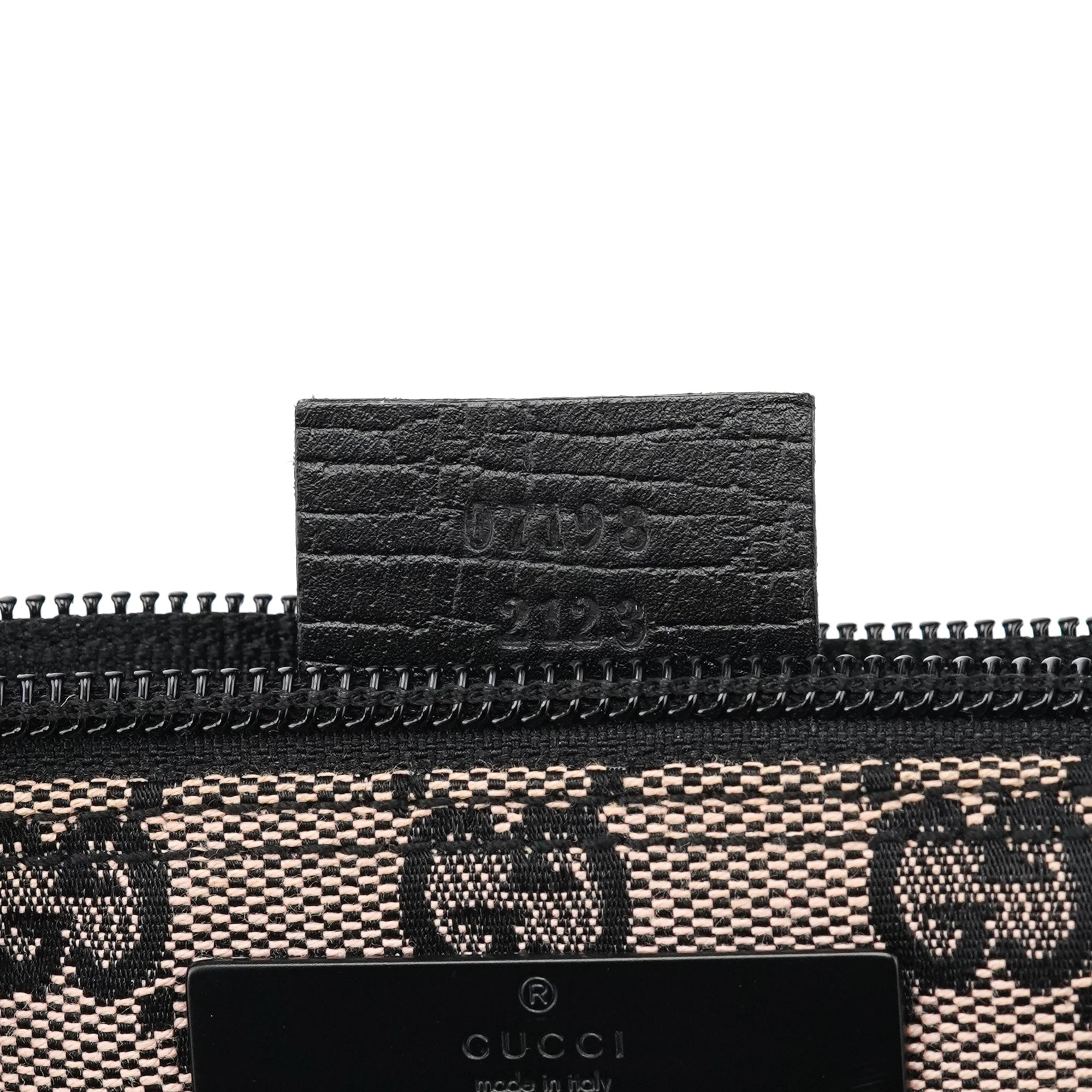 07198 Beige Matte Black GG Boat Pochette