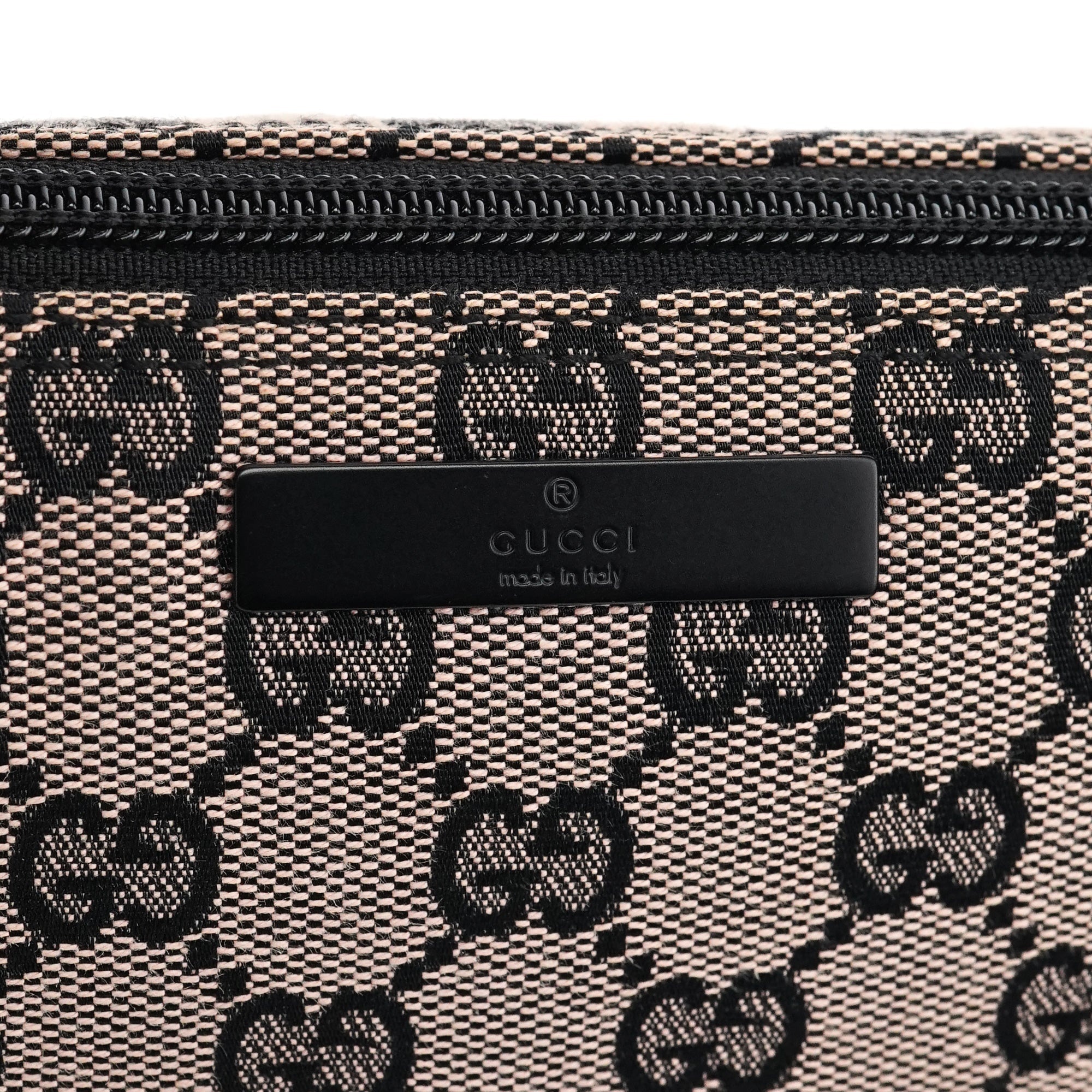 07198 Beige Matte Black GG Boat Pochette