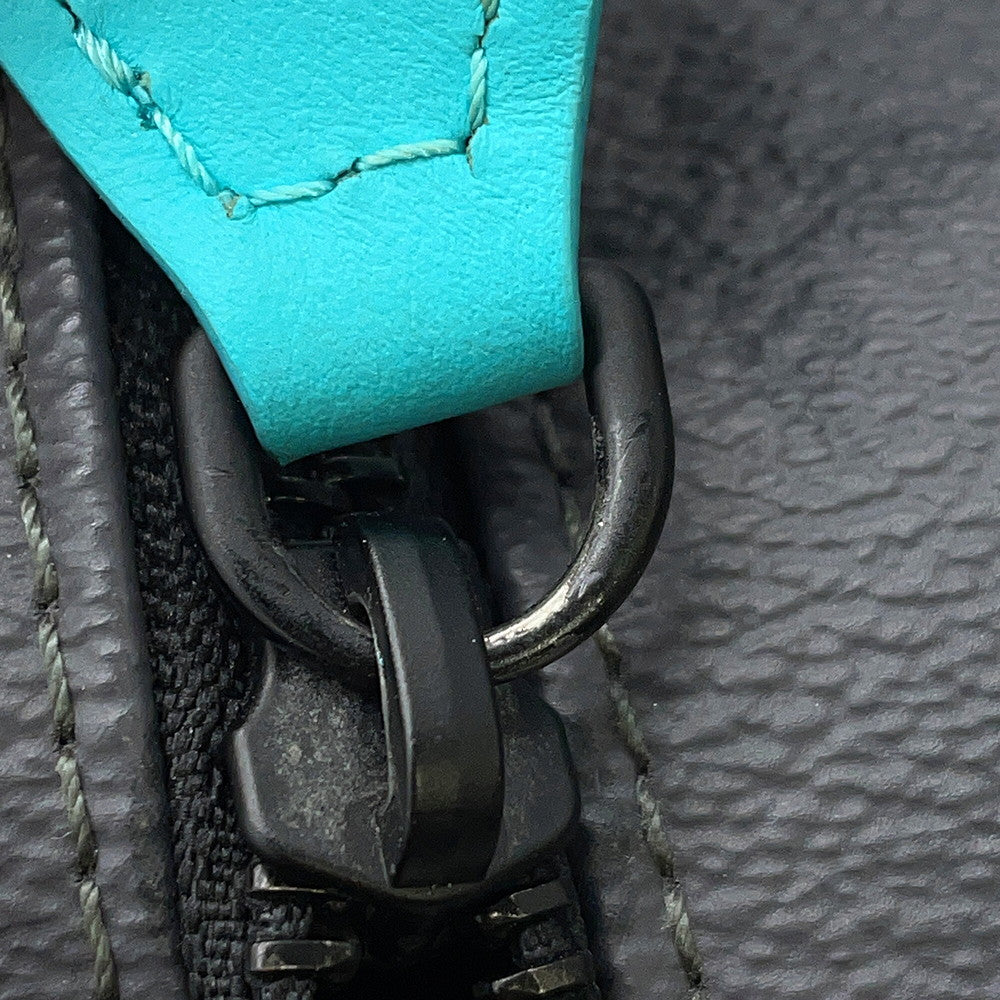 LOUIS VUITTON Dop kit Turquoise/NoirM11482 Monogram Eclipse Reverse