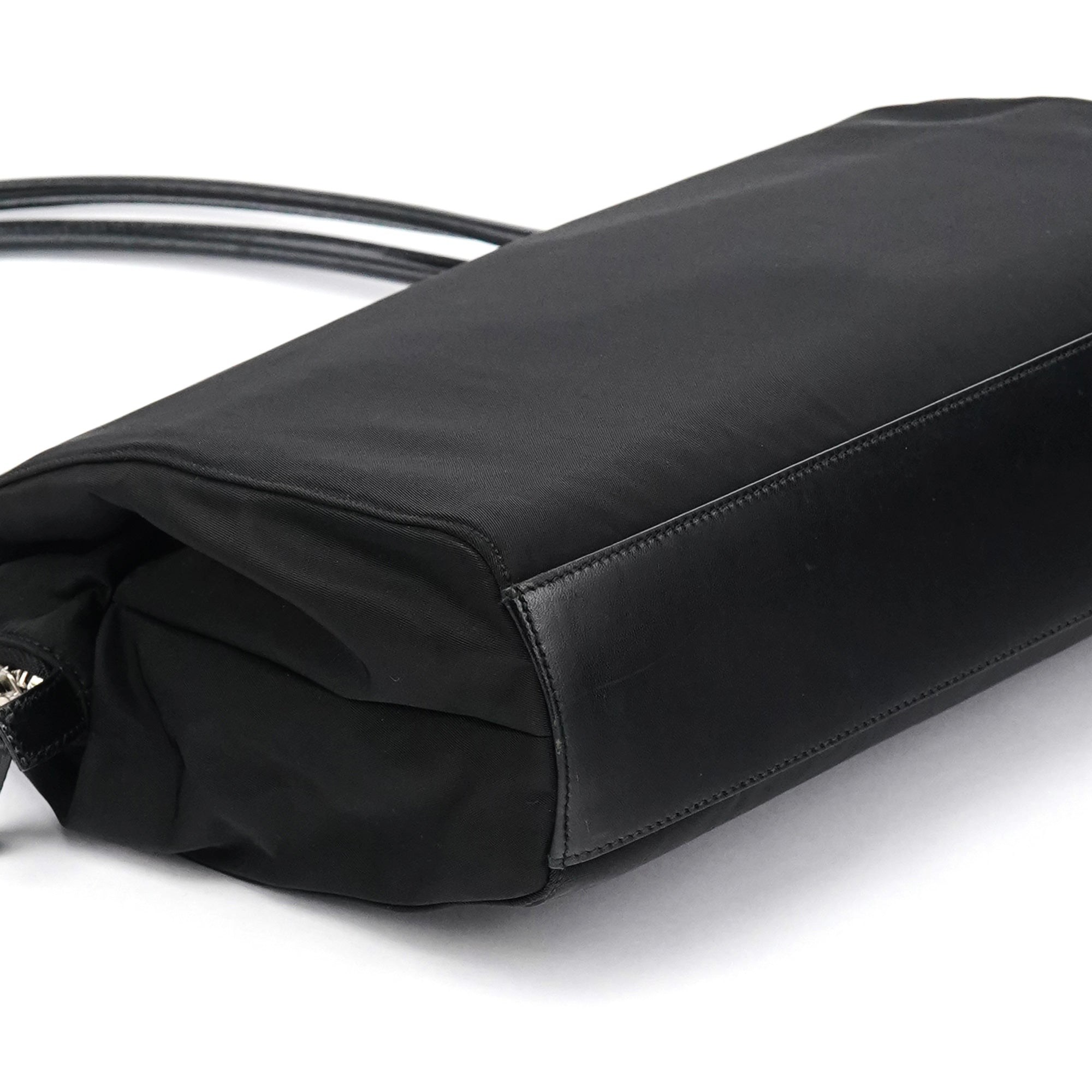 Black Tessuto Chic Nylon Shoulder Bag