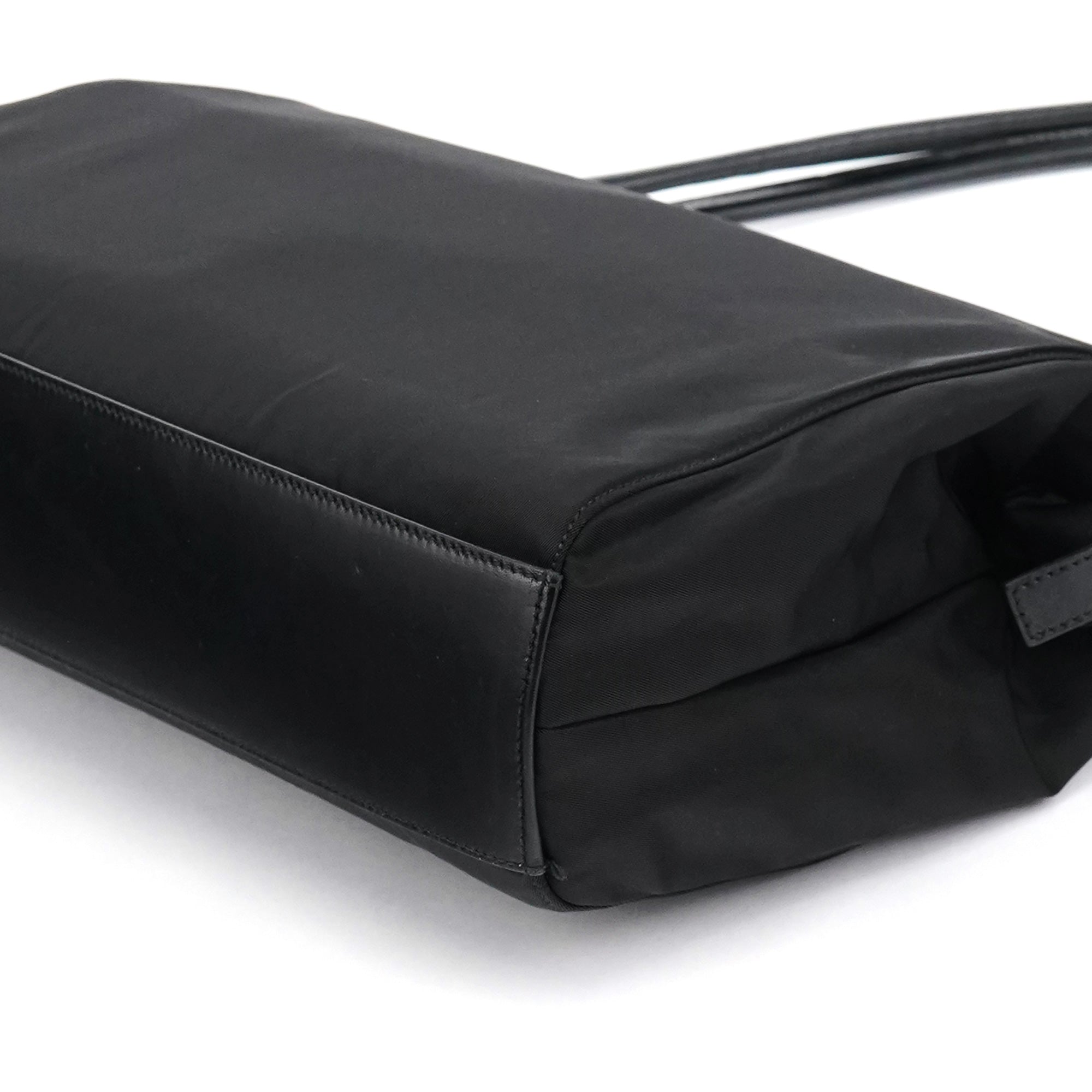 Black Tessuto Chic Nylon Shoulder Bag