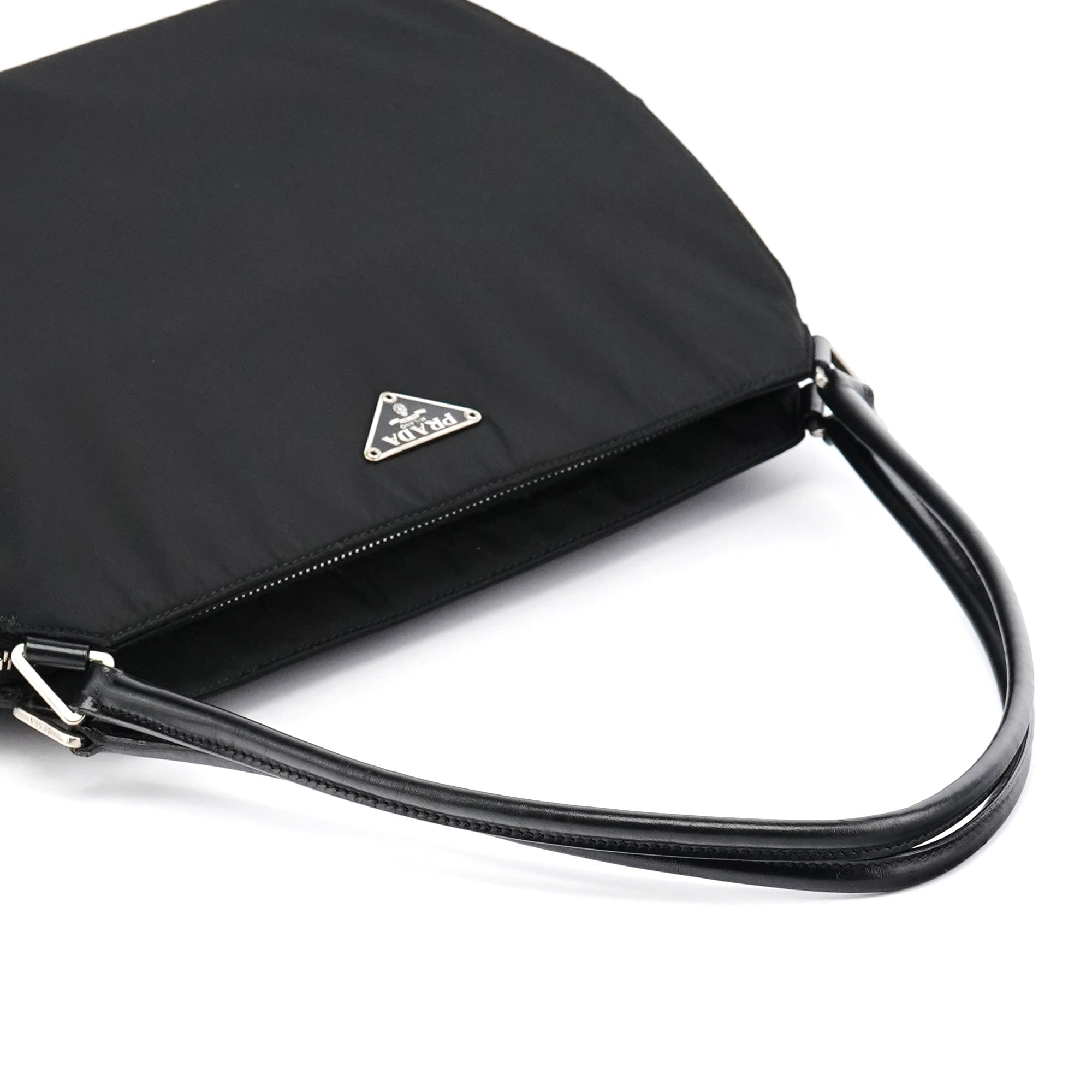Black Tessuto Chic Nylon Shoulder Bag