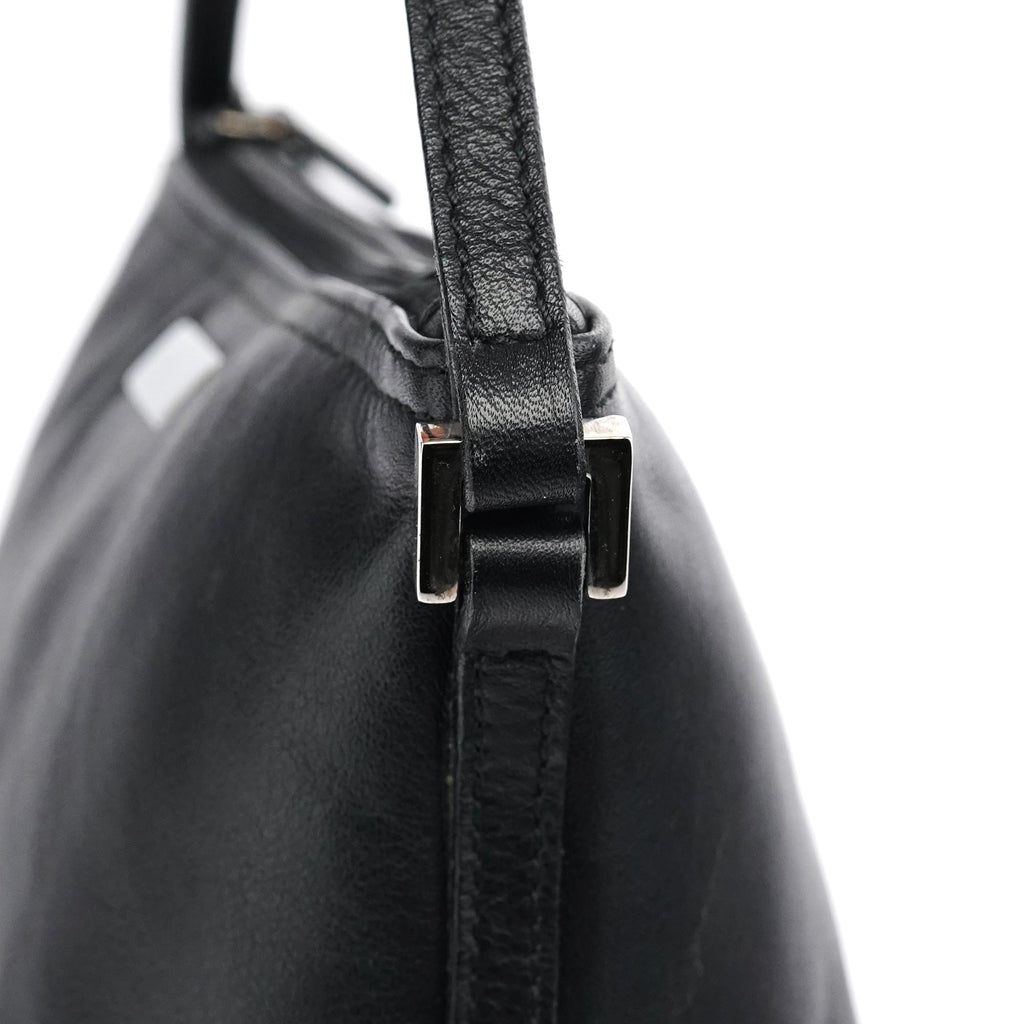 039 1103 Black Leather Pochette