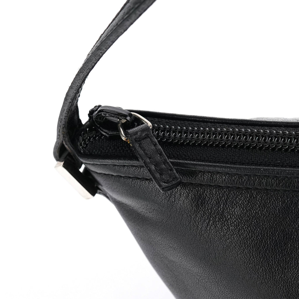 039 1103 Black Leather Pochette