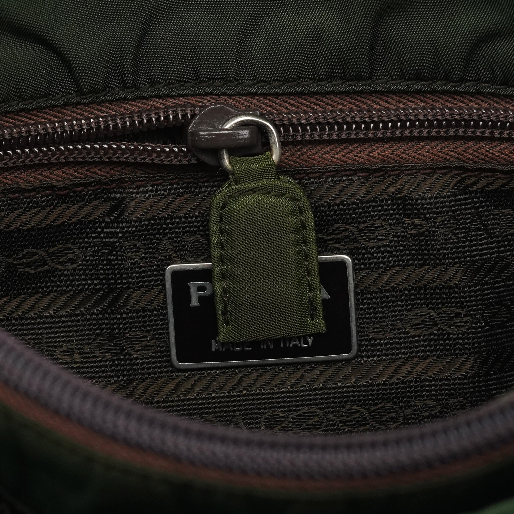 B6243 Green Tessuto City Nylon Tote Bag