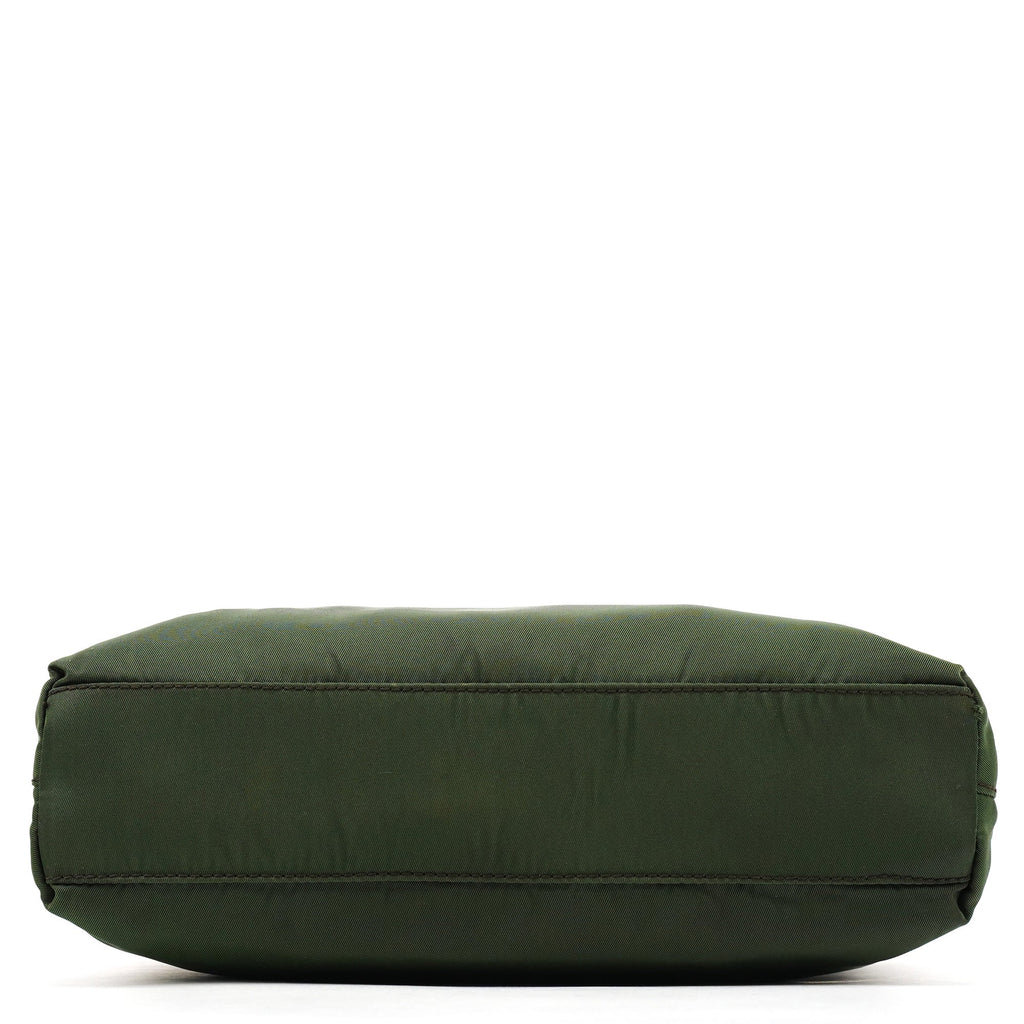 B6243 Green Tessuto City Nylon Tote Bag
