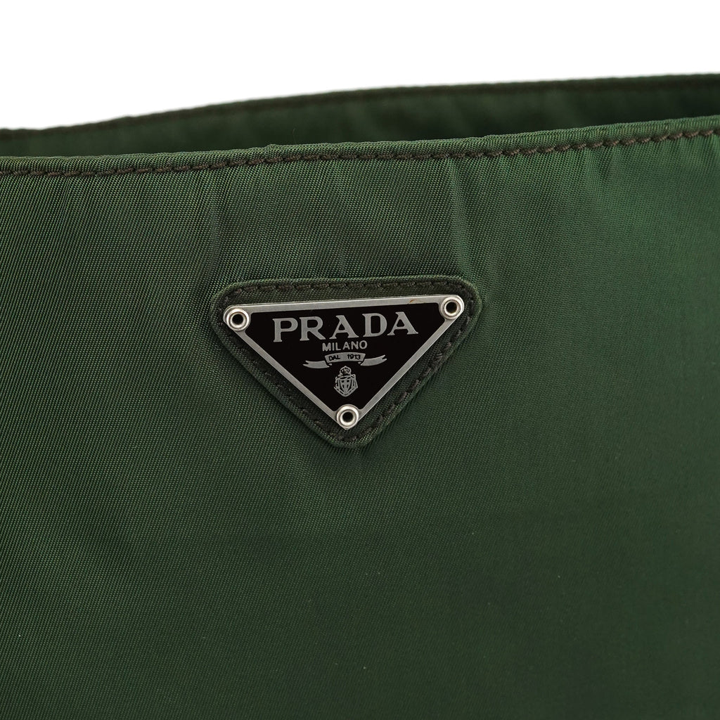 B6243 Green Tessuto City Nylon Tote Bag
