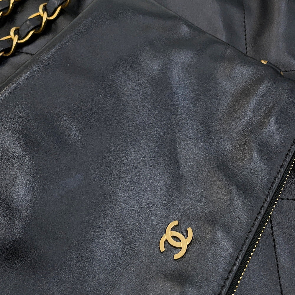 CHANEL Chanel22 Handbag BlackAS3261-B19059-94305 Shiny Calf Leather Size Medium