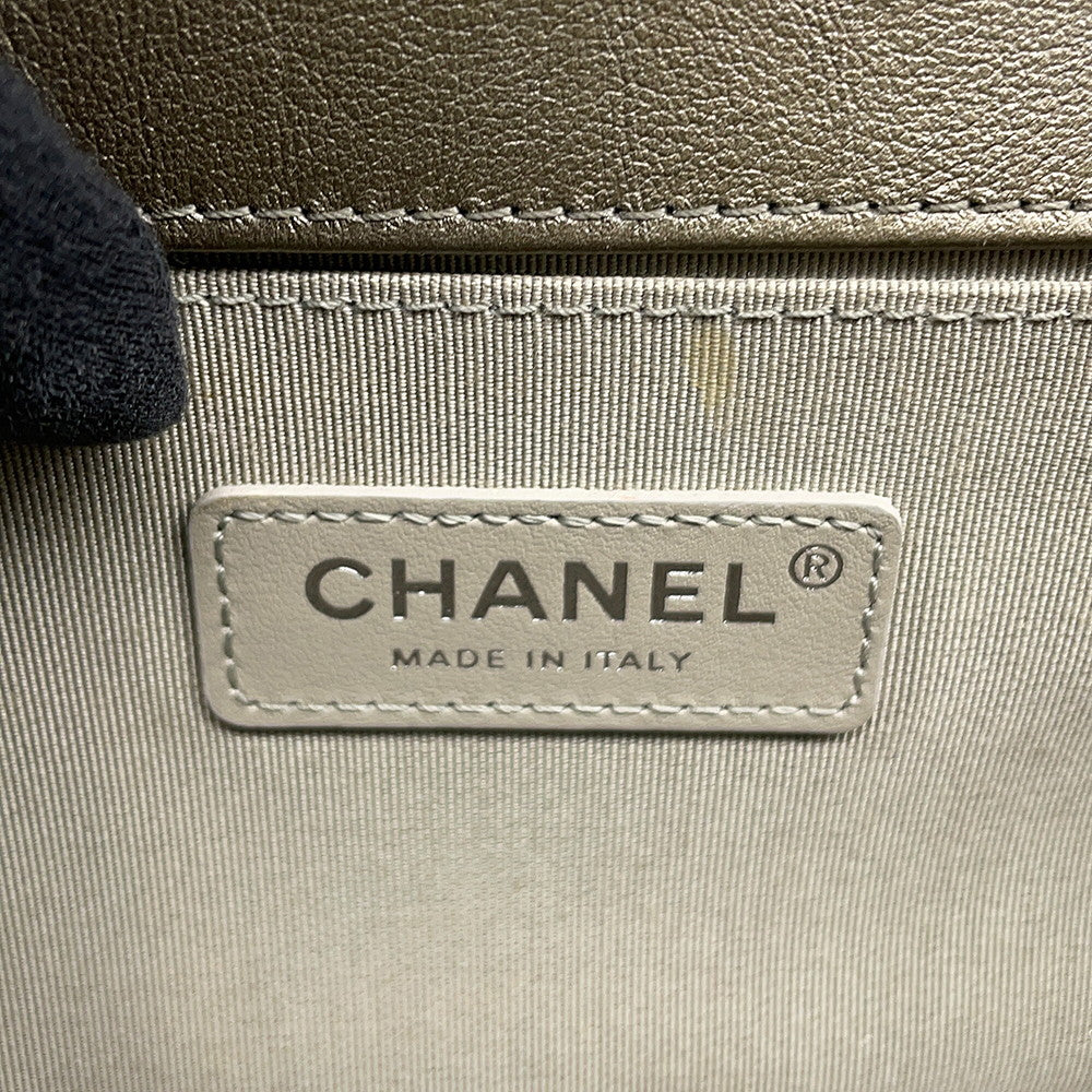 CHANEL Boy Chanel Studded ChainShoulder Bag MetalicGrayA67086 Vintage calf Size 25