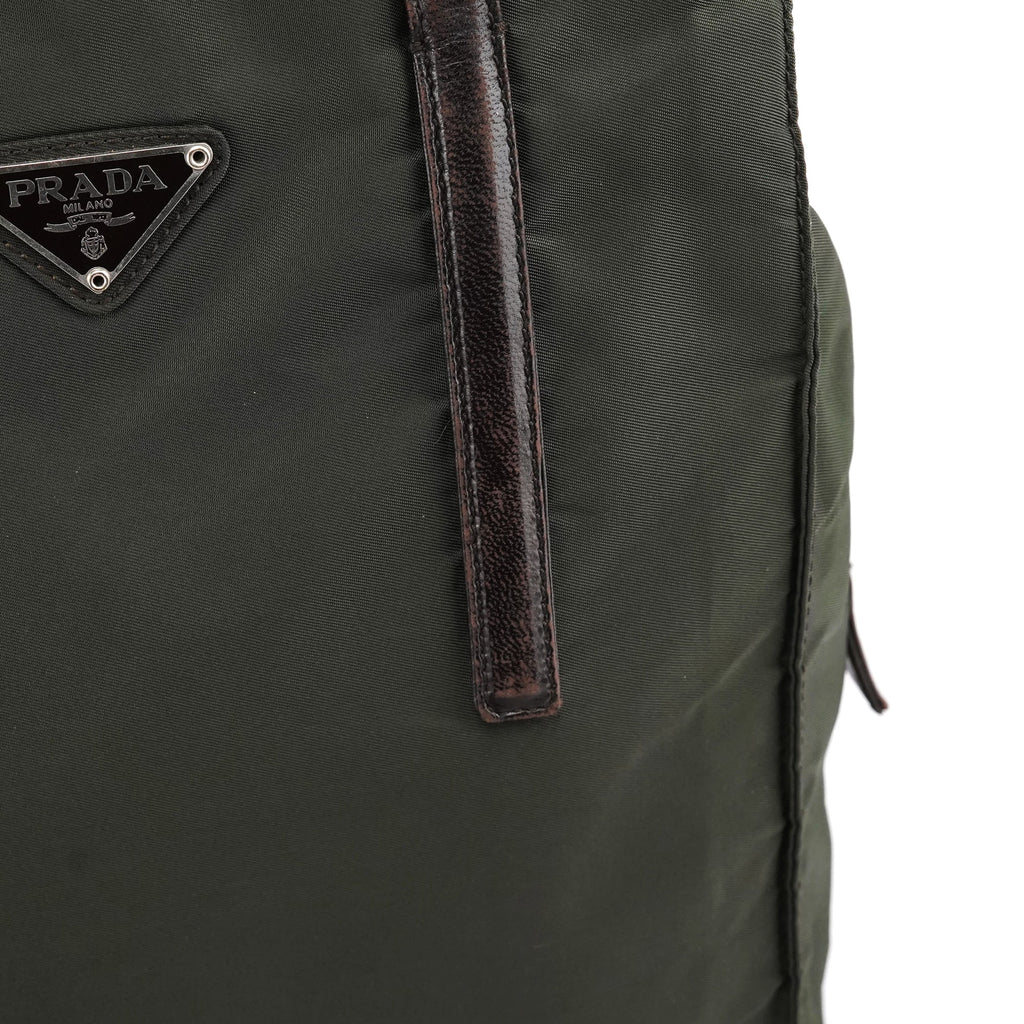 1995 Green Tessuto Nappa Nylon Tote Bag