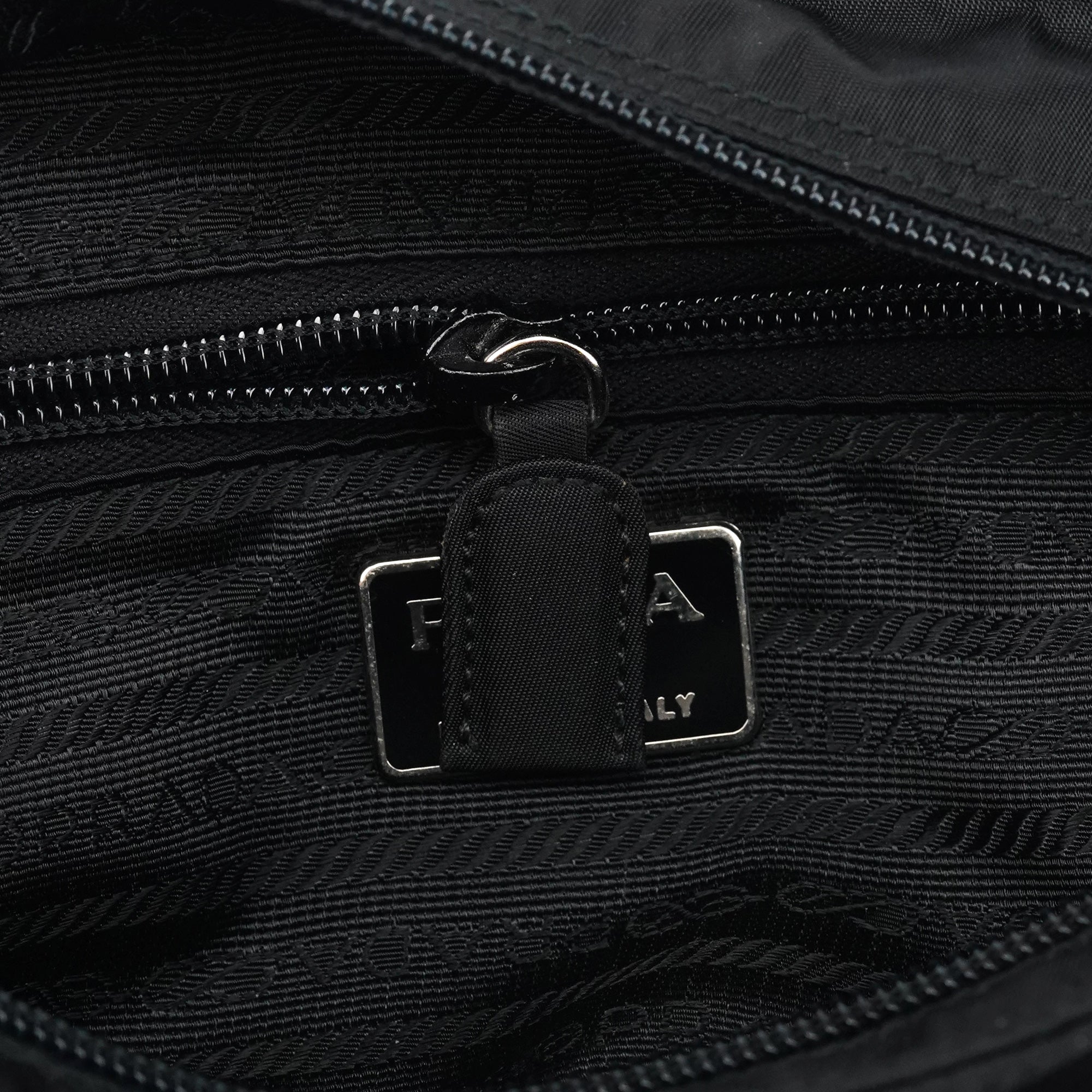 1996 Black Tessuto Swing Nylon Chain Shoulder Bag