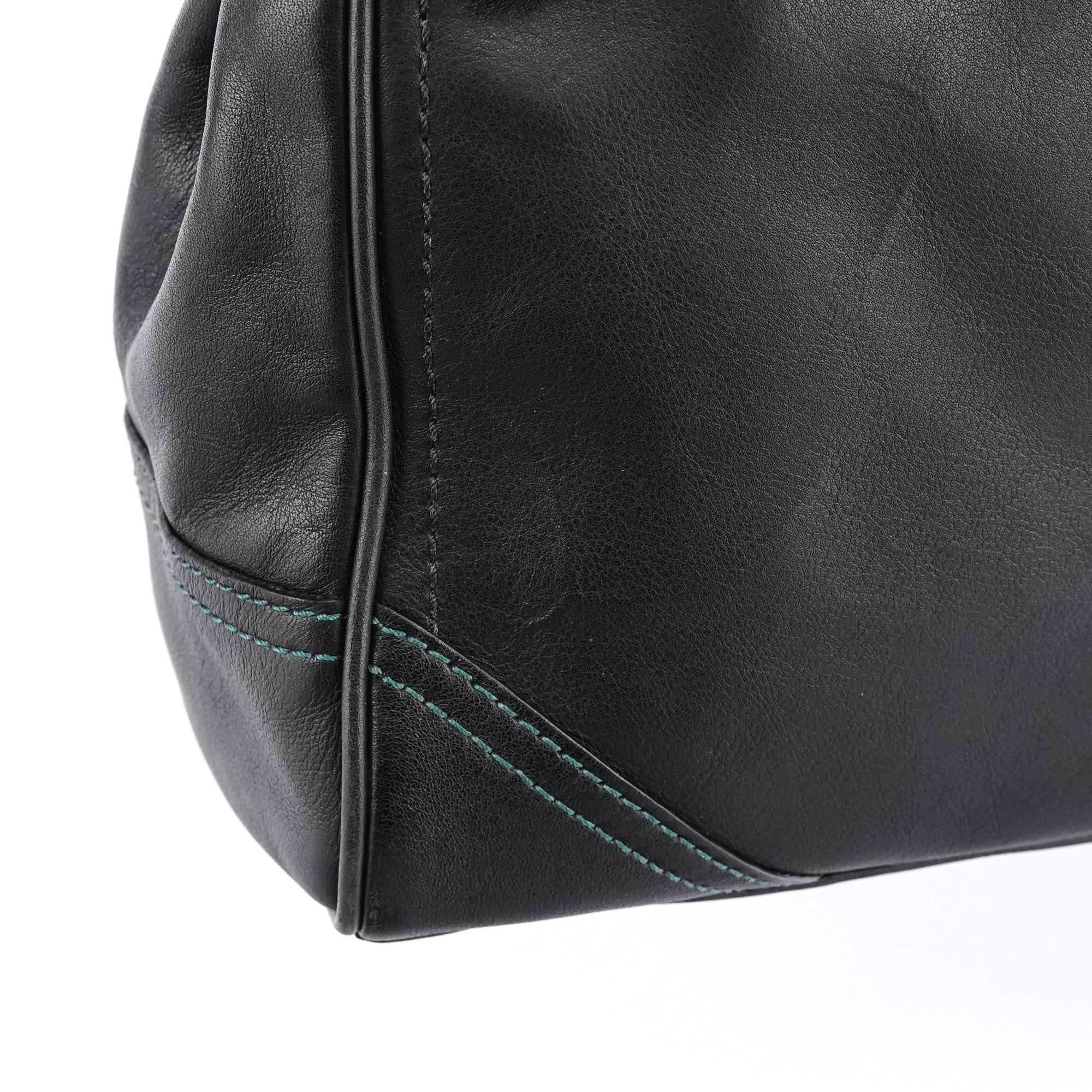 F08A70 Black Leather Hamptons Tote Bag