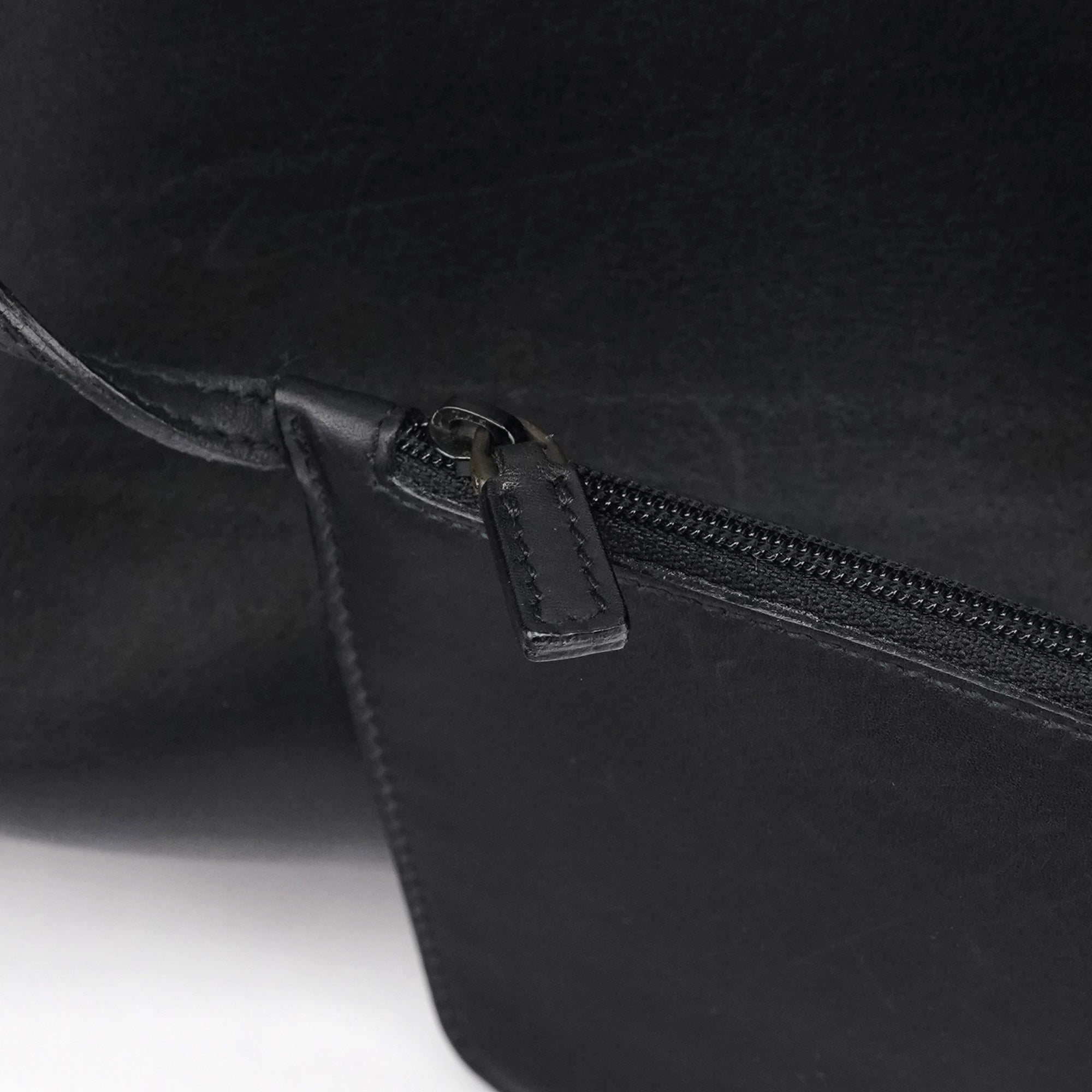 101919 Black Leather Ring Handle Tote Bag