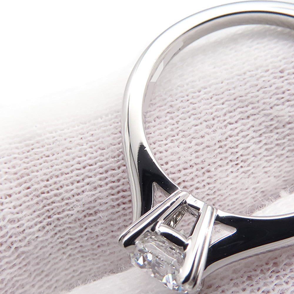 HARRY WINSTON Round Cut Solitaire Ring Size Approximately 8th Pt950