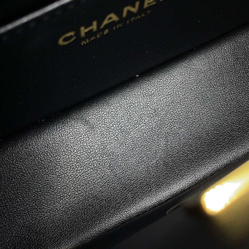 CHANEL Matelasse BlackA69900 Lambskin Size Mini